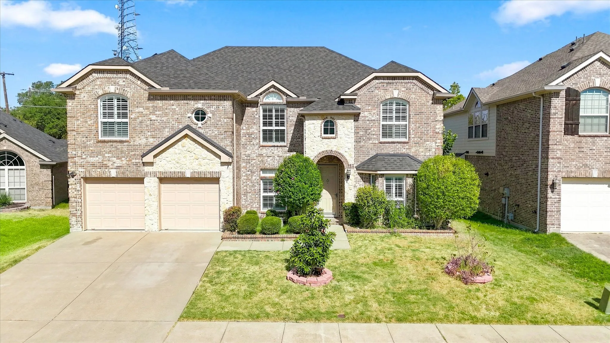 Single Family Residence For Sale in Dallas County , 809 Meadowside Court, Garland, Texas 75043, 5 Bedroom, 4 Bathroom, 2 Garage spaces, 4,102 Sqft, built in 2011, mls#21377240, Real Estate Agent in Garland, Homes For Sale in Dallas county, Homes For Sale in Garland, Realtor in Garland Texas, Real Estate Brokerage Independent Realty Texas, Luminita Cordes Realtor