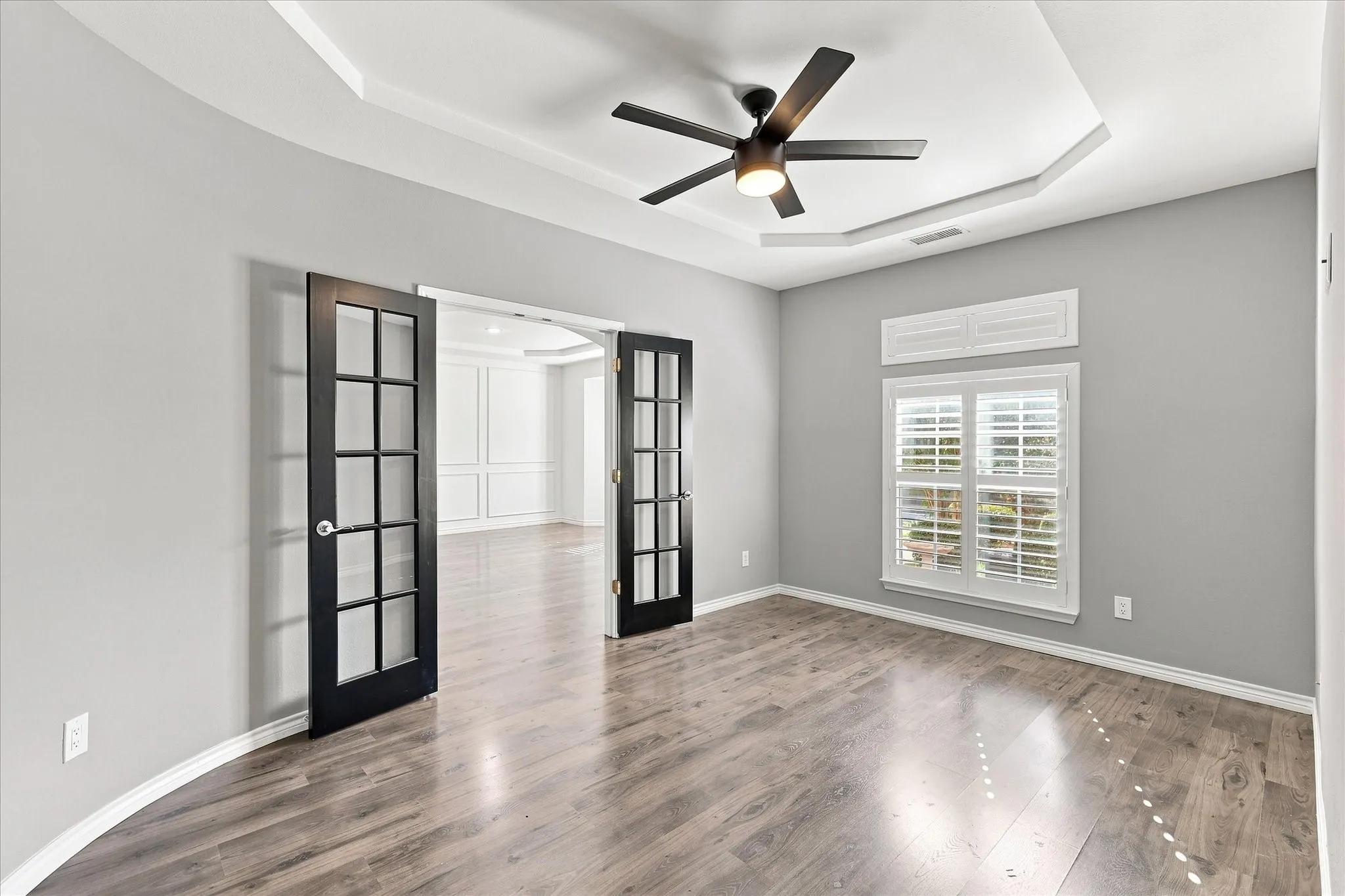 Single Family Residence For Sale in Dallas County , 809 Meadowside Court, Garland, Texas 75043, 5 Bedroom, 4 Bathroom, 2 Garage spaces, 4,102 Sqft, built in 2011, mls#21377240, Real Estate Agent in Garland, Homes For Sale in Dallas county, Homes For Sale in Garland, Realtor in Garland Texas, Real Estate Brokerage Independent Realty Texas, Luminita Cordes Realtor