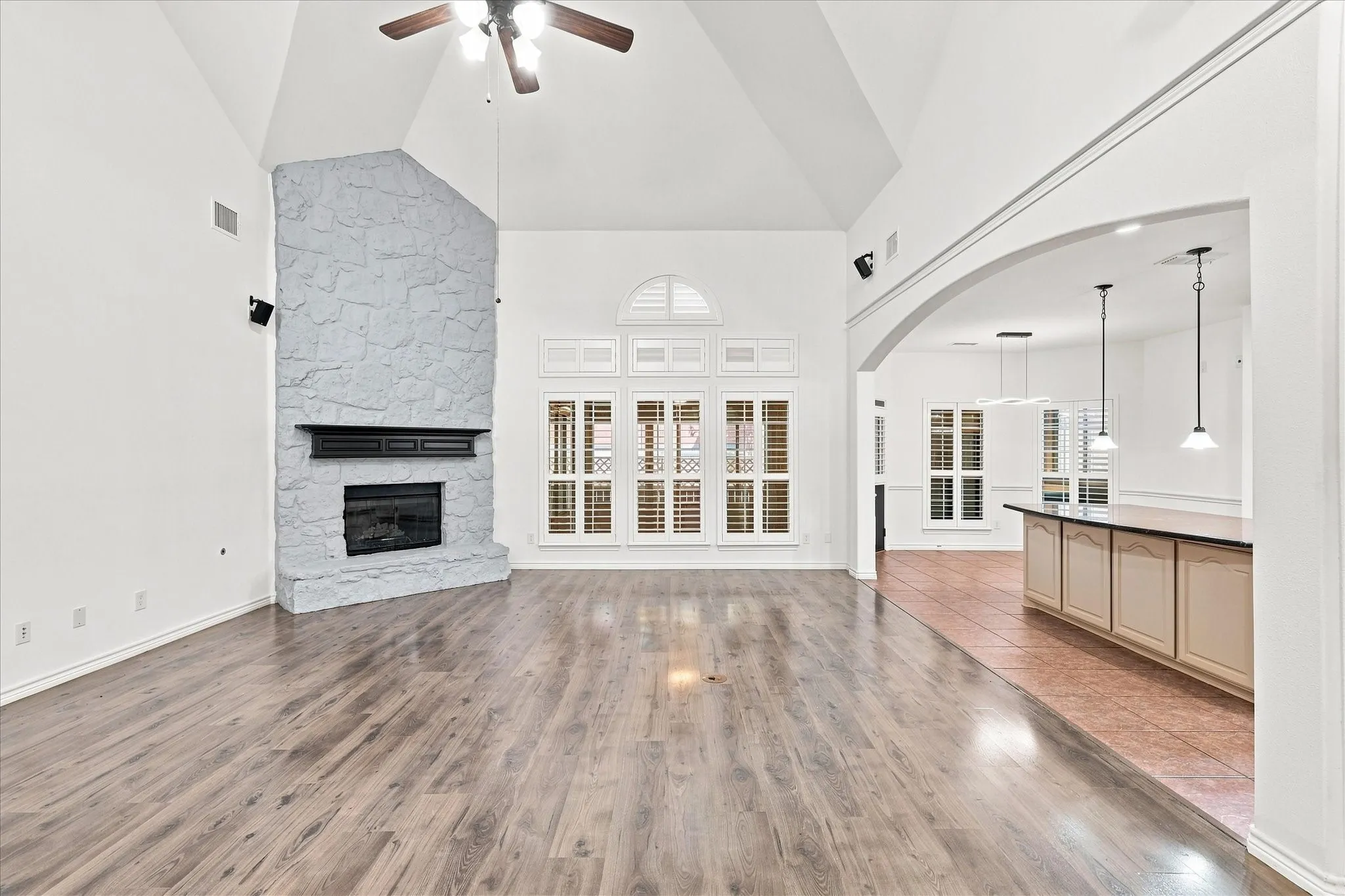 Single Family Residence For Sale in Dallas County , 809 Meadowside Court, Garland, Texas 75043, 5 Bedroom, 4 Bathroom, 2 Garage spaces, 4,102 Sqft, built in 2011, mls#21377240, Real Estate Agent in Garland, Homes For Sale in Dallas county, Homes For Sale in Garland, Realtor in Garland Texas, Real Estate Brokerage Independent Realty Texas, Luminita Cordes Realtor