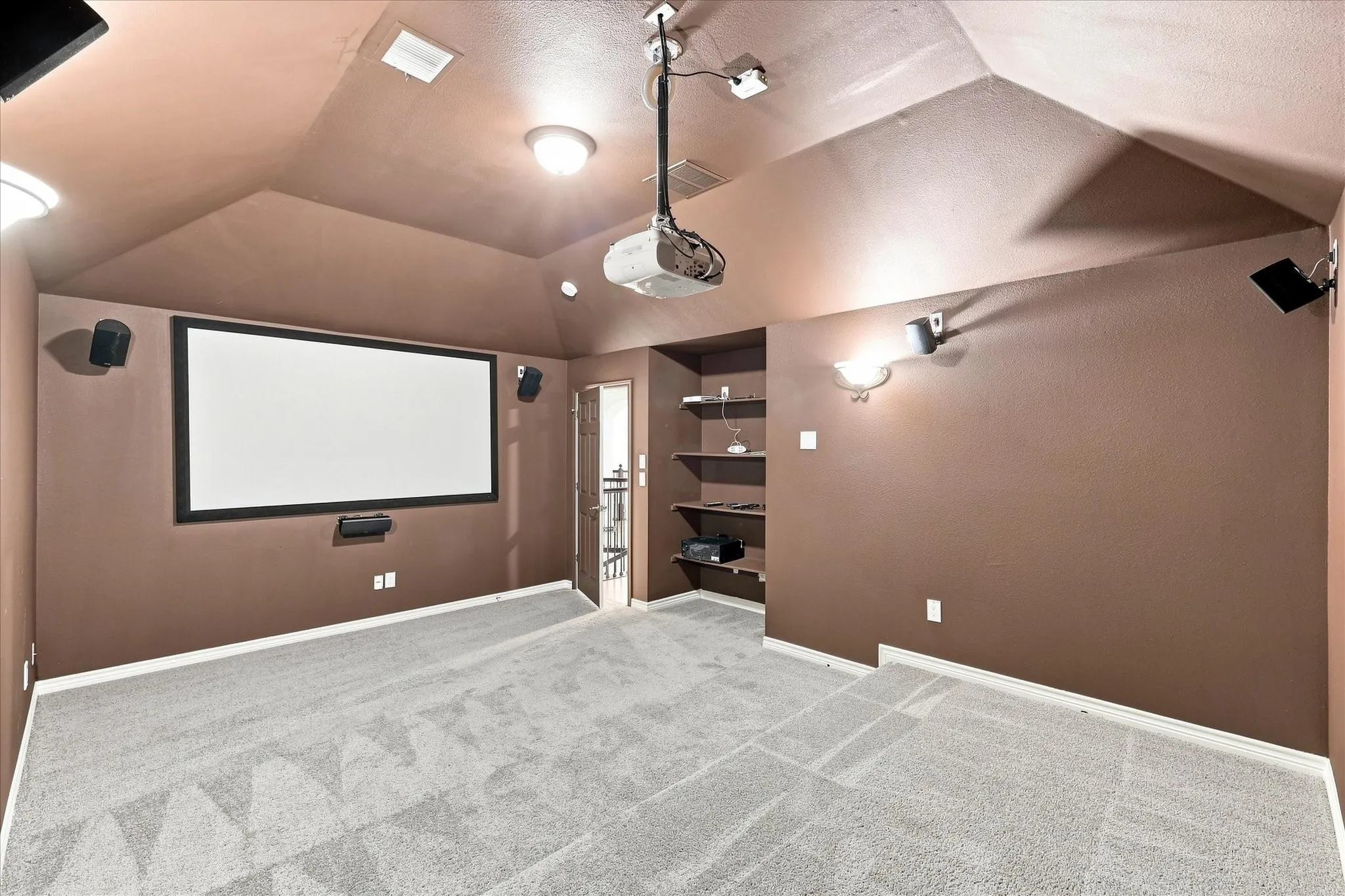 Single Family Residence For Sale in Dallas County , 809 Meadowside Court, Garland, Texas 75043, 5 Bedroom, 4 Bathroom, 2 Garage spaces, 4,102 Sqft, built in 2011, mls#21377240, Real Estate Agent in Garland, Homes For Sale in Dallas county, Homes For Sale in Garland, Realtor in Garland Texas, Real Estate Brokerage Independent Realty Texas, Luminita Cordes Realtor