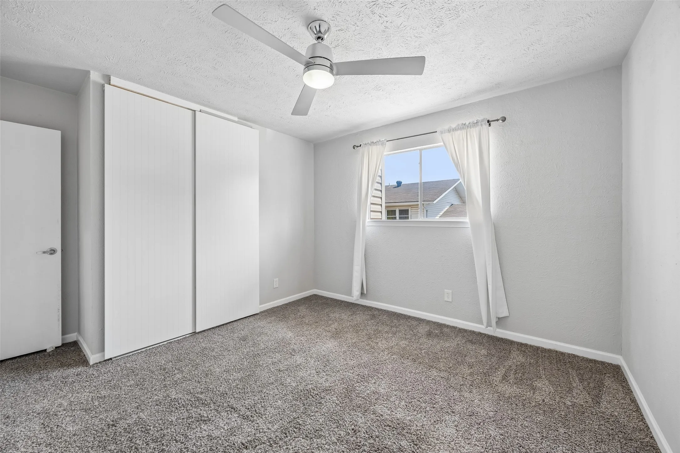 Townhouse For Sale in Dallas County , 2108 Via Madonna, Carrollton, Texas 75006, 3 Bedroom, 2 Bathroom, Garage spaces, 1,416 Sqft, built in 1973, mls#21381316, Real Estate Agent in Carrollton, Homes For Sale in Dallas county, Homes For Sale in Carrollton, Realtor in Carrollton Texas, Real Estate Brokerage Independent Realty Texas, Luminita Cordes Realtor