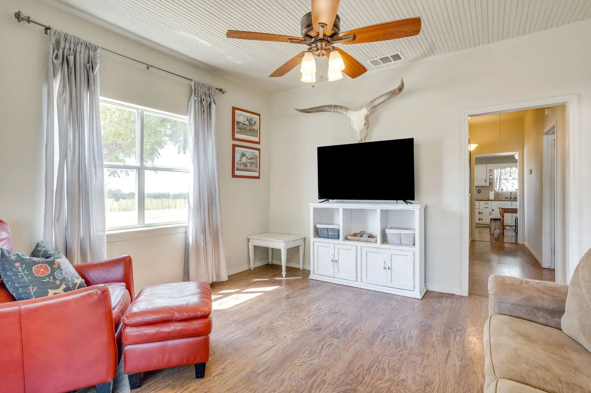 Single Family Residence For Sale in Hamilton County , 155 County Road 525, Evant, Texas 76525, 2 Bedroom, 2 Bathroom, Garage spaces, 1,310 Sqft, built in 1940, mls#21381169, Real Estate Agent in Evant, Homes For Sale in Hamilton county, Homes For Sale in Evant, Realtor in Evant Texas, Real Estate Brokerage Independent Realty Texas, Luminita Cordes Realtor