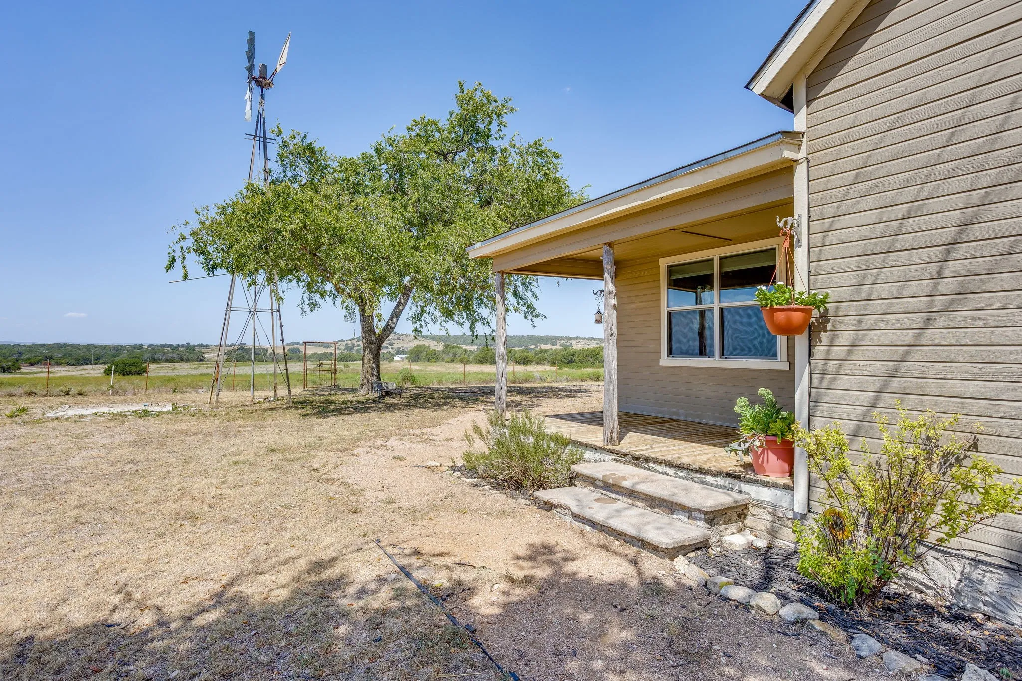 Single Family Residence For Sale in Hamilton County , 155 County Road 525, Evant, Texas 76525, 2 Bedroom, 2 Bathroom, Garage spaces, 1,310 Sqft, built in 1940, mls#21381169, Real Estate Agent in Evant, Homes For Sale in Hamilton county, Homes For Sale in Evant, Realtor in Evant Texas, Real Estate Brokerage Independent Realty Texas, Luminita Cordes Realtor