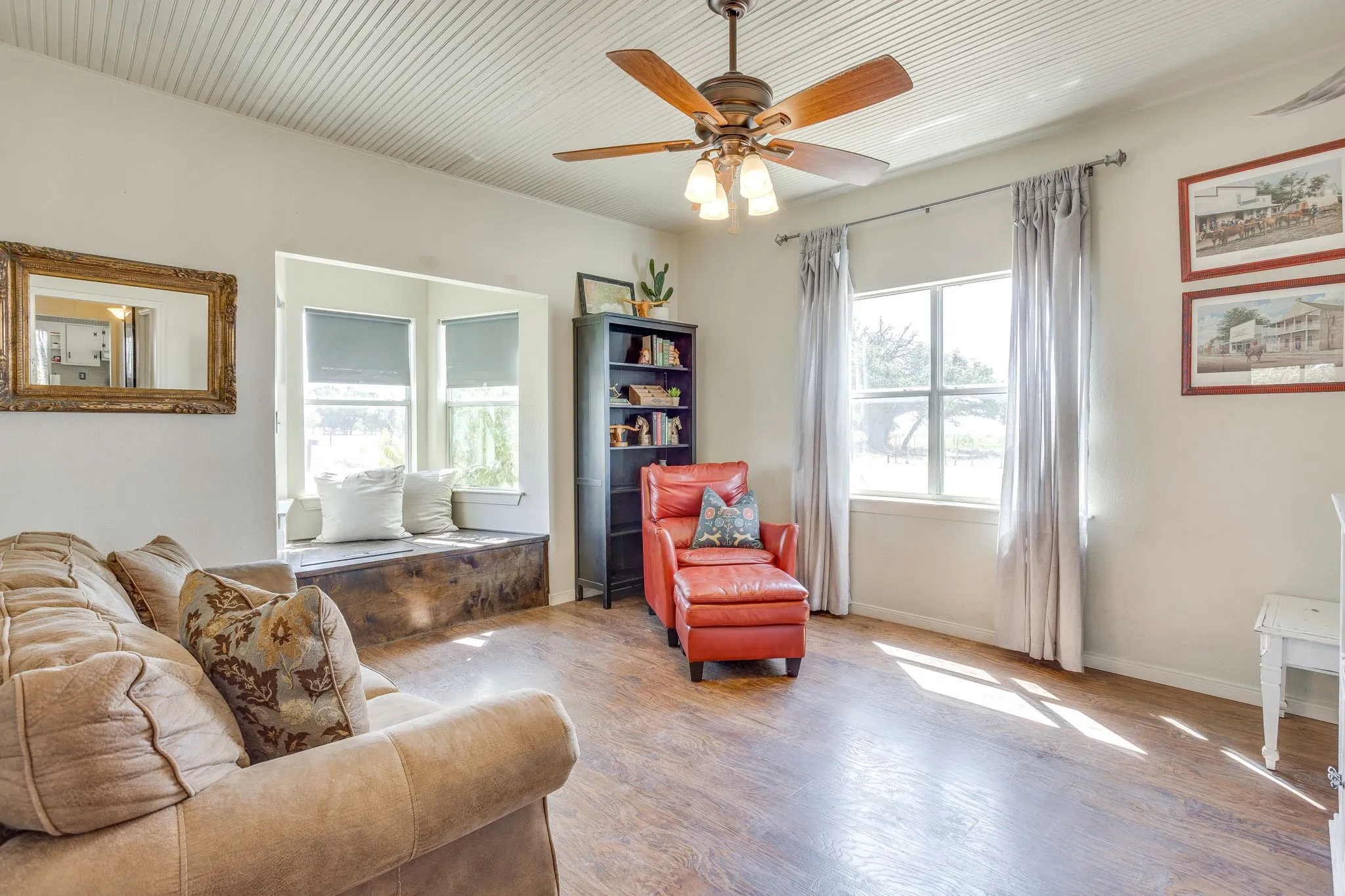 Single Family Residence For Sale in Hamilton County , 155 County Road 525, Evant, Texas 76525, 2 Bedroom, 2 Bathroom, Garage spaces, 1,310 Sqft, built in 1940, mls#21381169, Real Estate Agent in Evant, Homes For Sale in Hamilton county, Homes For Sale in Evant, Realtor in Evant Texas, Real Estate Brokerage Independent Realty Texas, Luminita Cordes Realtor