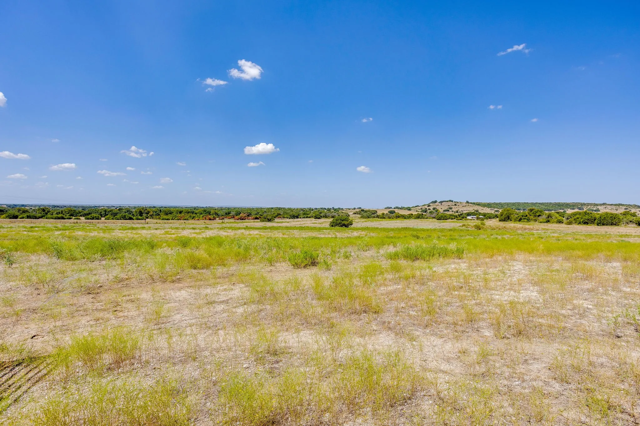 Single Family Residence For Sale in Hamilton County , 155 County Road 525, Evant, Texas 76525, 2 Bedroom, 2 Bathroom, Garage spaces, 1,310 Sqft, built in 1940, mls#21381169, Real Estate Agent in Evant, Homes For Sale in Hamilton county, Homes For Sale in Evant, Realtor in Evant Texas, Real Estate Brokerage Independent Realty Texas, Luminita Cordes Realtor