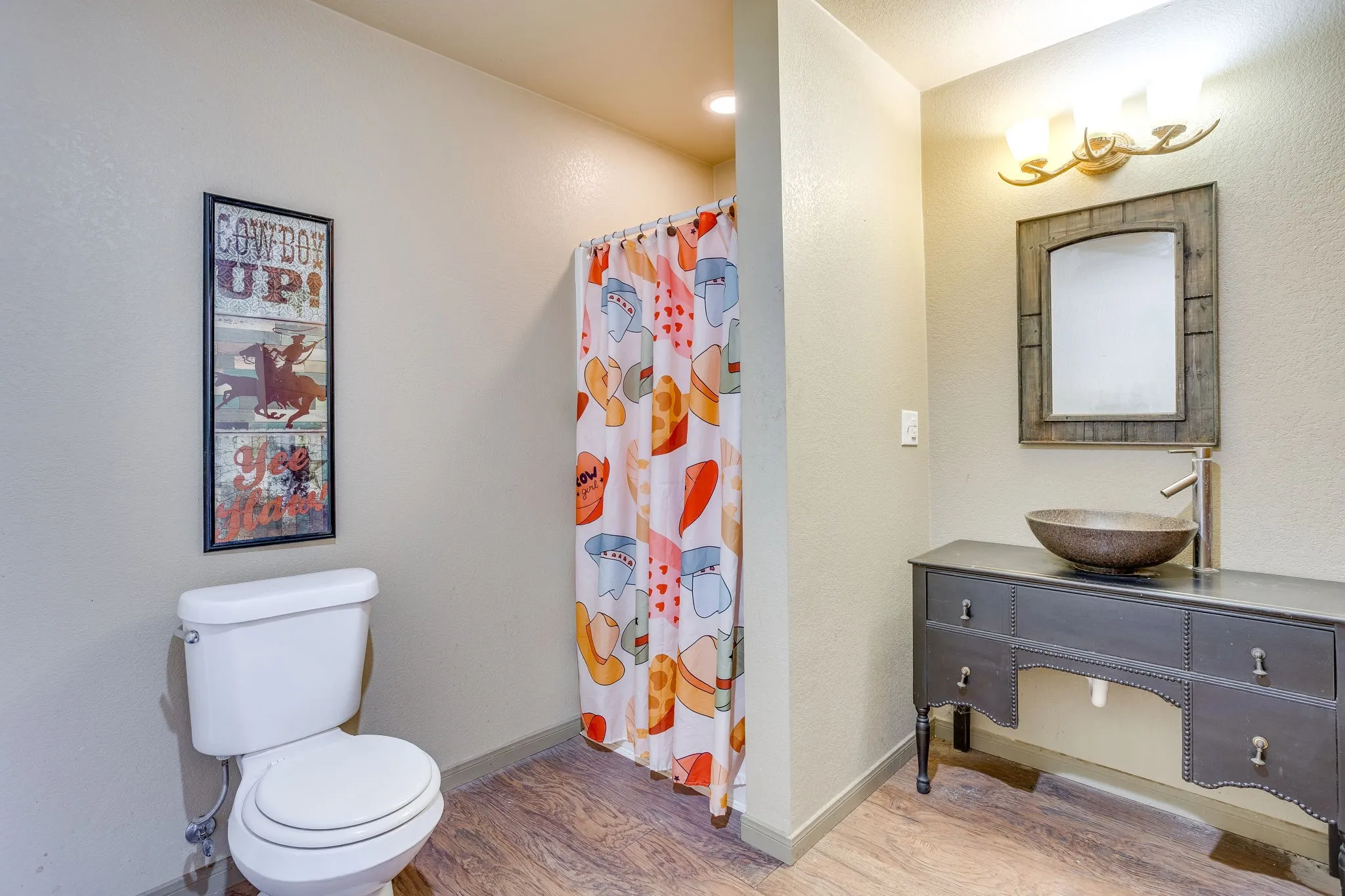 Single Family Residence For Sale in Hamilton County , 155 County Road 525, Evant, Texas 76525, 2 Bedroom, 2 Bathroom, Garage spaces, 1,310 Sqft, built in 1940, mls#21381169, Real Estate Agent in Evant, Homes For Sale in Hamilton county, Homes For Sale in Evant, Realtor in Evant Texas, Real Estate Brokerage Independent Realty Texas, Luminita Cordes Realtor