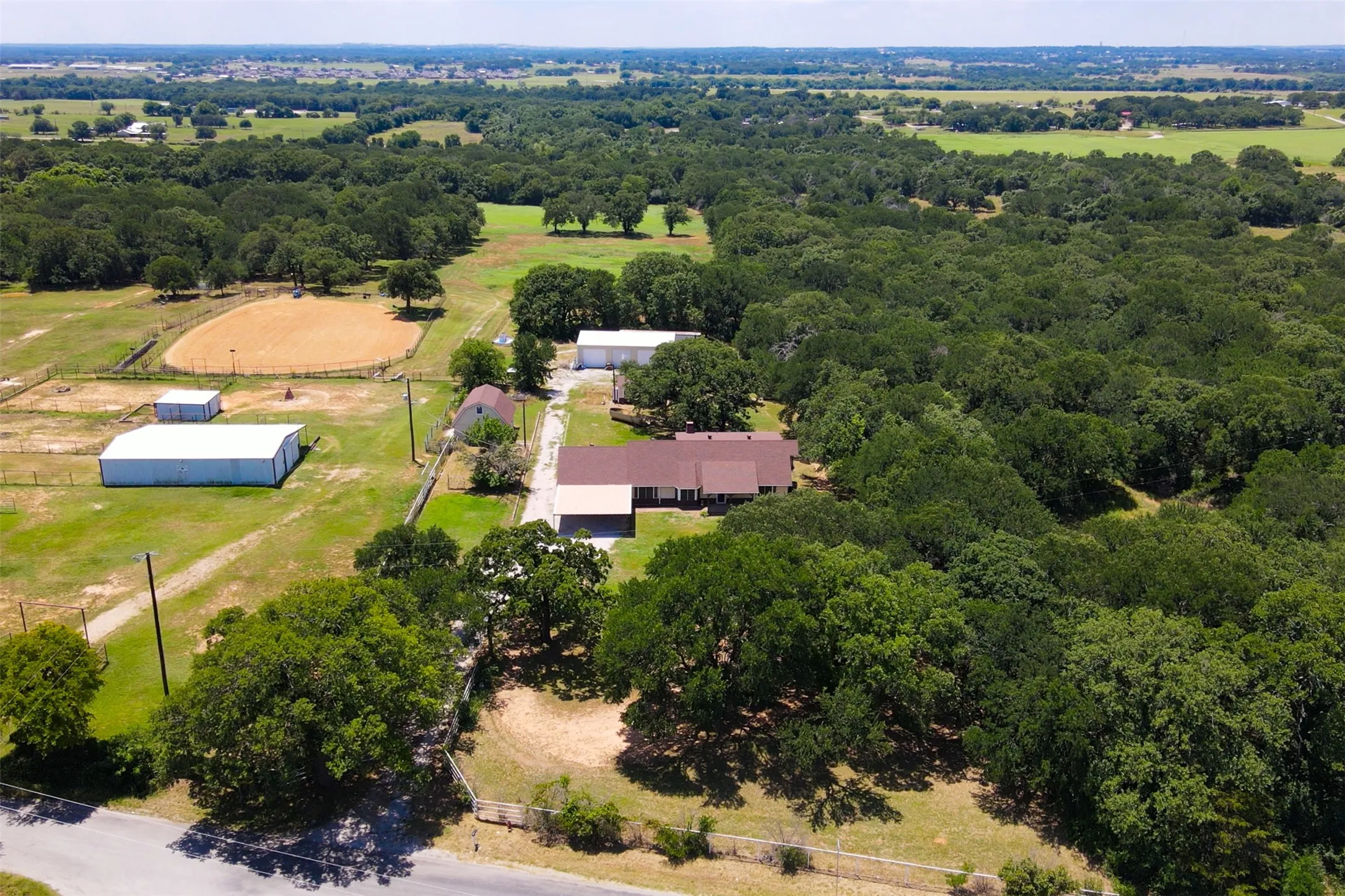 Single Family Residence For Sale in Parker County , 4298 Knob Road, Springtown, Texas 76082, 3 Bedroom, 2 Bathroom, 2 Garage spaces, 2,203 Sqft, built in 1976, mls#21380613, Real Estate Agent in Springtown, Homes For Sale in Parker county, Homes For Sale in Springtown, Realtor in Springtown Texas, Real Estate Brokerage Independent Realty Texas, Luminita Cordes Realtor