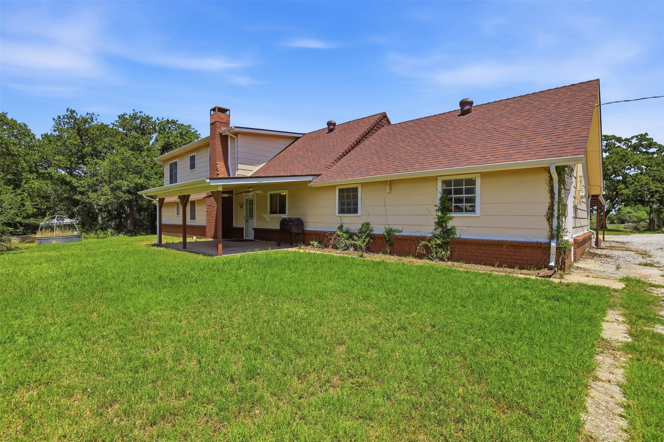 Single Family Residence For Sale in Parker County , 4298 Knob Road, Springtown, Texas 76082, 3 Bedroom, 2 Bathroom, 2 Garage spaces, 2,203 Sqft, built in 1976, mls#21380613, Real Estate Agent in Springtown, Homes For Sale in Parker county, Homes For Sale in Springtown, Realtor in Springtown Texas, Real Estate Brokerage Independent Realty Texas, Luminita Cordes Realtor