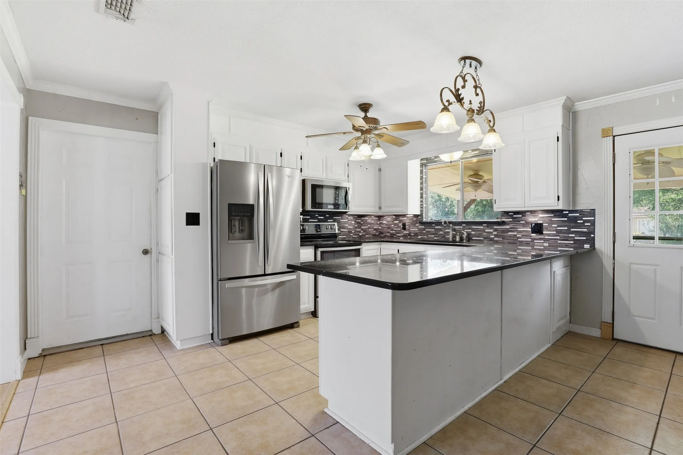 Single Family Residence For Sale in Parker County , 4298 Knob Road, Springtown, Texas 76082, 3 Bedroom, 2 Bathroom, 2 Garage spaces, 2,203 Sqft, built in 1976, mls#21380613, Real Estate Agent in Springtown, Homes For Sale in Parker county, Homes For Sale in Springtown, Realtor in Springtown Texas, Real Estate Brokerage Independent Realty Texas, Luminita Cordes Realtor