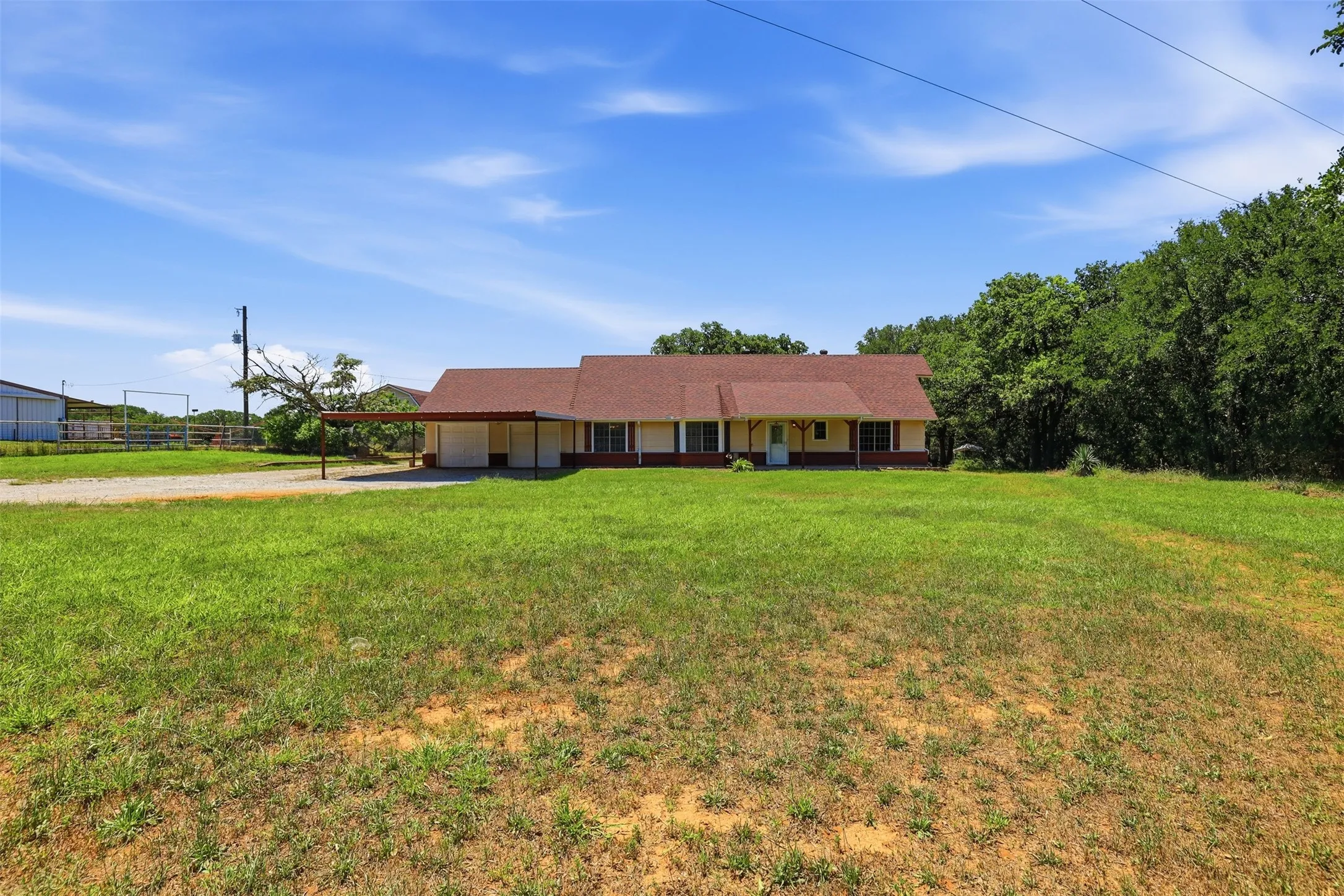Single Family Residence For Sale in Parker County , 4298 Knob Road, Springtown, Texas 76082, 3 Bedroom, 2 Bathroom, 2 Garage spaces, 2,203 Sqft, built in 1976, mls#21380613, Real Estate Agent in Springtown, Homes For Sale in Parker county, Homes For Sale in Springtown, Realtor in Springtown Texas, Real Estate Brokerage Independent Realty Texas, Luminita Cordes Realtor