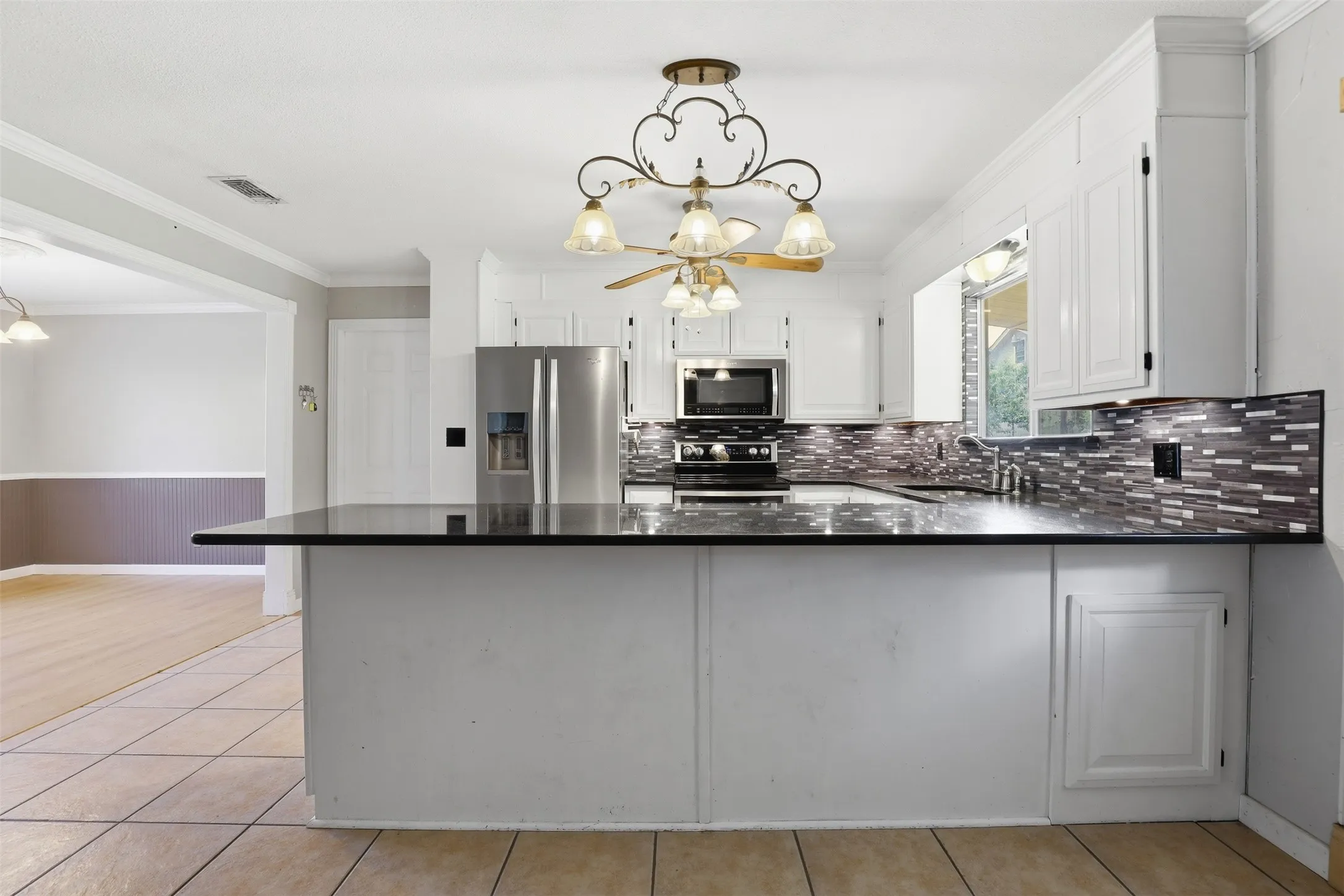 Single Family Residence For Sale in Parker County , 4298 Knob Road, Springtown, Texas 76082, 3 Bedroom, 2 Bathroom, 2 Garage spaces, 2,203 Sqft, built in 1976, mls#21380613, Real Estate Agent in Springtown, Homes For Sale in Parker county, Homes For Sale in Springtown, Realtor in Springtown Texas, Real Estate Brokerage Independent Realty Texas, Luminita Cordes Realtor