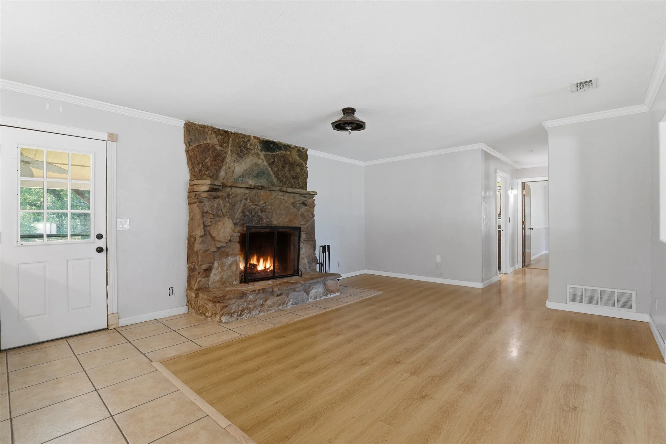 Single Family Residence For Sale in Parker County , 4298 Knob Road, Springtown, Texas 76082, 3 Bedroom, 2 Bathroom, 2 Garage spaces, 2,203 Sqft, built in 1976, mls#21380613, Real Estate Agent in Springtown, Homes For Sale in Parker county, Homes For Sale in Springtown, Realtor in Springtown Texas, Real Estate Brokerage Independent Realty Texas, Luminita Cordes Realtor