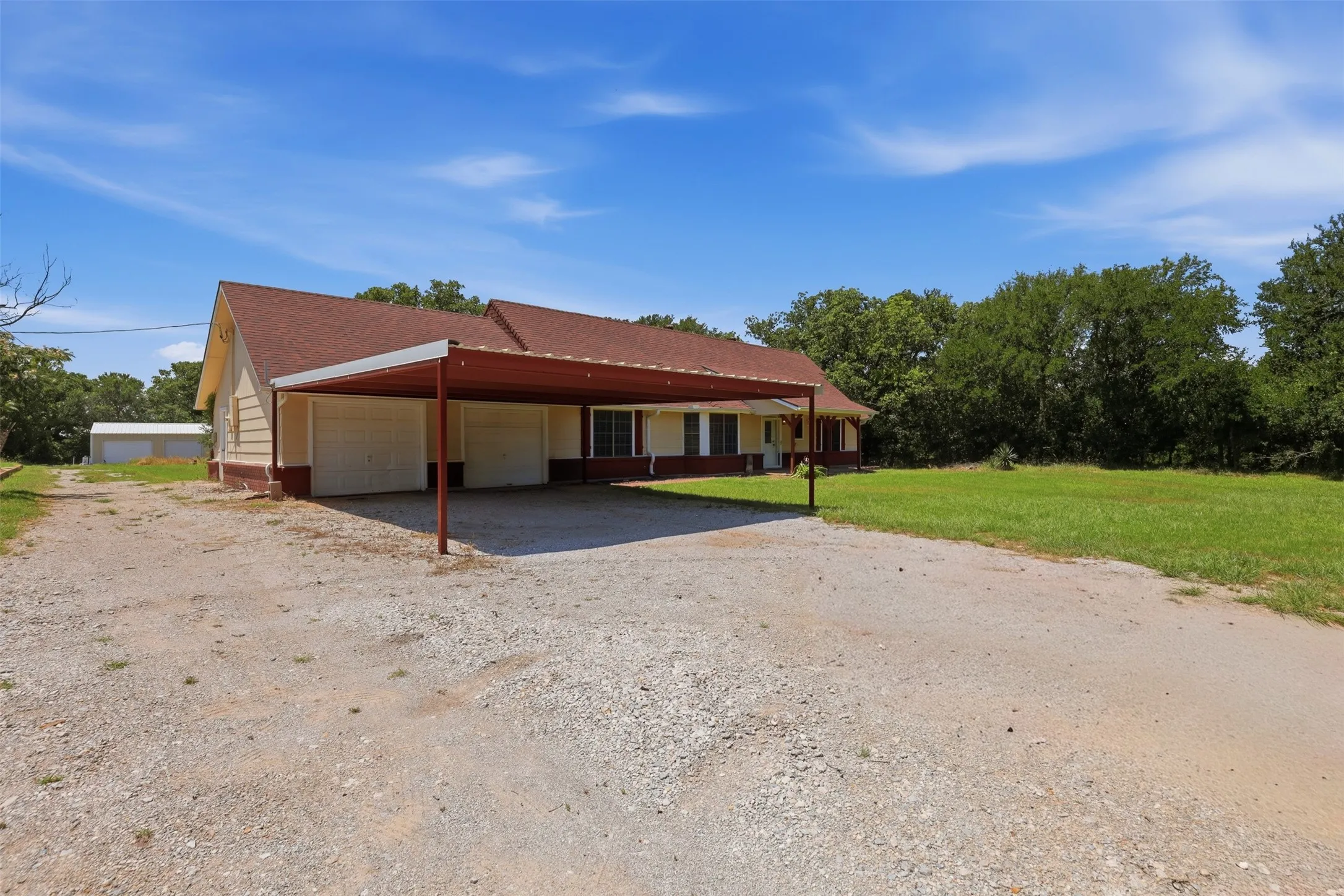 Single Family Residence For Sale in Parker County , 4298 Knob Road, Springtown, Texas 76082, 3 Bedroom, 2 Bathroom, 2 Garage spaces, 2,203 Sqft, built in 1976, mls#21380613, Real Estate Agent in Springtown, Homes For Sale in Parker county, Homes For Sale in Springtown, Realtor in Springtown Texas, Real Estate Brokerage Independent Realty Texas, Luminita Cordes Realtor