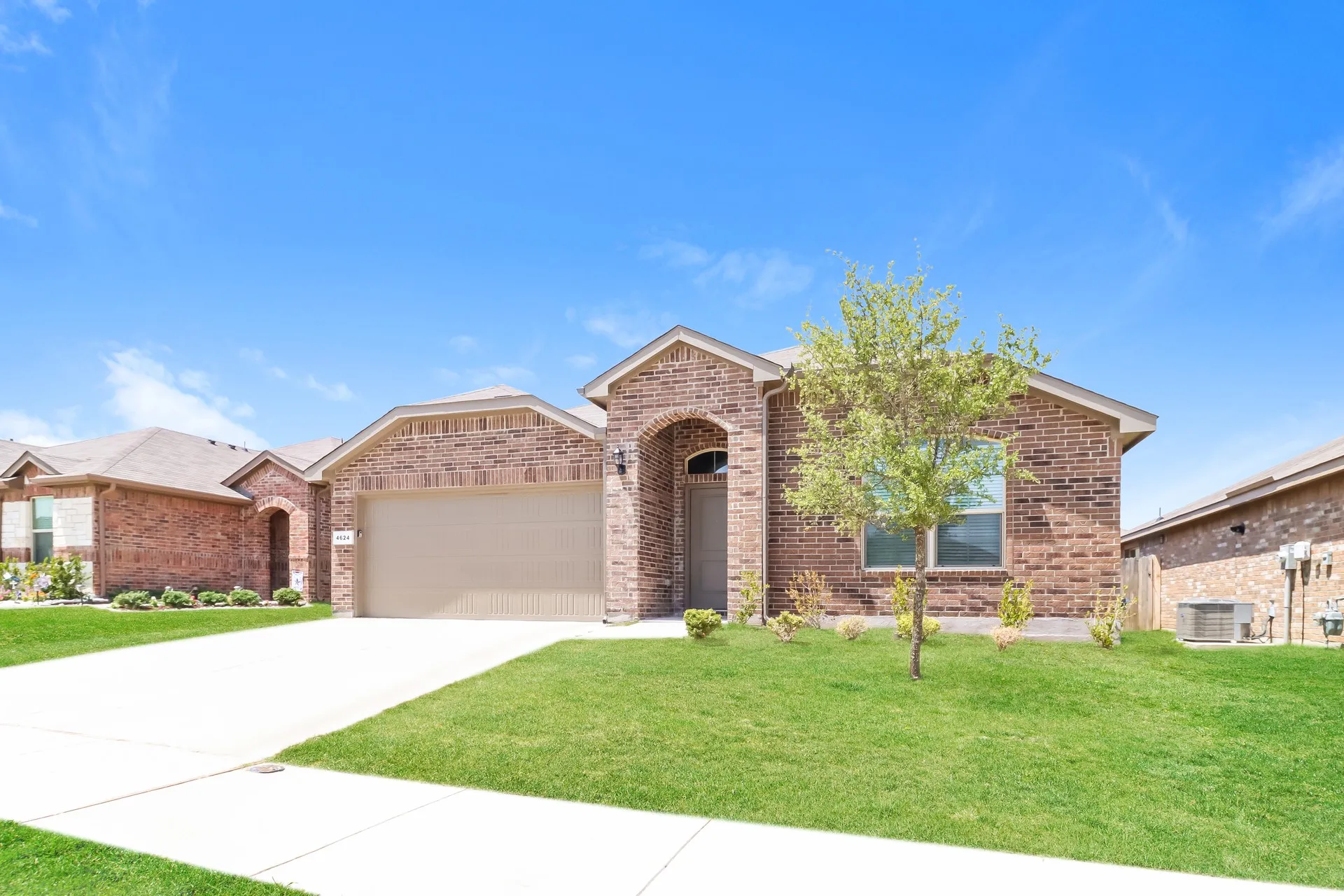Single Family Residence For Rent in Tarrant County , 4624 Corktree Lane, Fort Worth, Texas 76036, 4 Bedroom, 2 Bathroom, 2 Garage spaces, 1,620 Sqft, built in 2020, mls#21381323, Real Estate Agent in Fort Worth, Homes For Rent in Tarrant county, Homes For Rent in Fort Worth, Realtor in Fort Worth Texas, Real Estate Brokerage Independent Realty Texas, Luminita Cordes Realtor