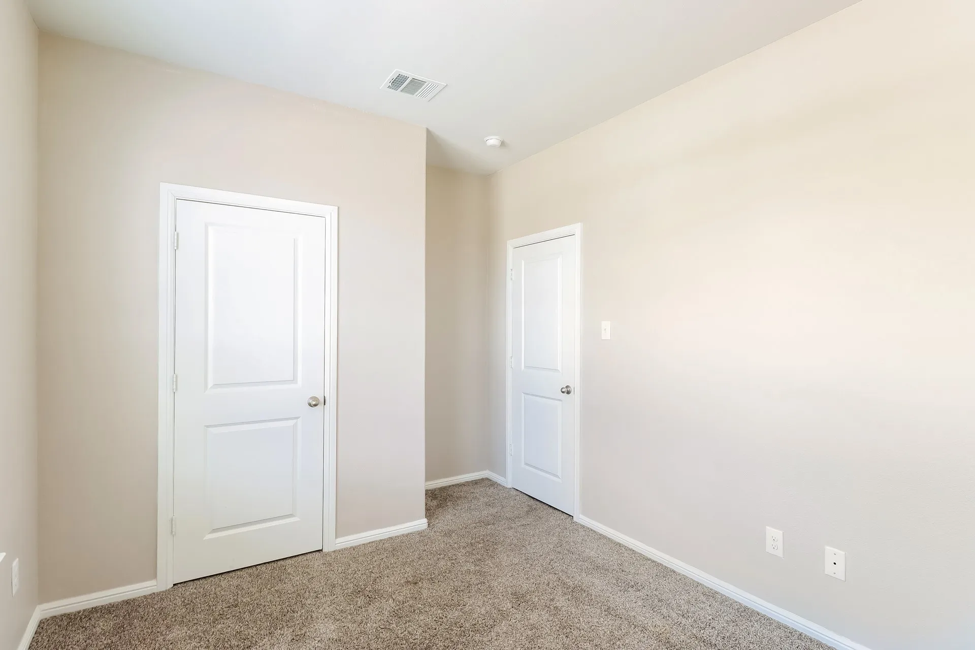 Single Family Residence For Rent in Tarrant County , 4624 Corktree Lane, Fort Worth, Texas 76036, 4 Bedroom, 2 Bathroom, 2 Garage spaces, 1,620 Sqft, built in 2020, mls#21381323, Real Estate Agent in Fort Worth, Homes For Rent in Tarrant county, Homes For Rent in Fort Worth, Realtor in Fort Worth Texas, Real Estate Brokerage Independent Realty Texas, Luminita Cordes Realtor