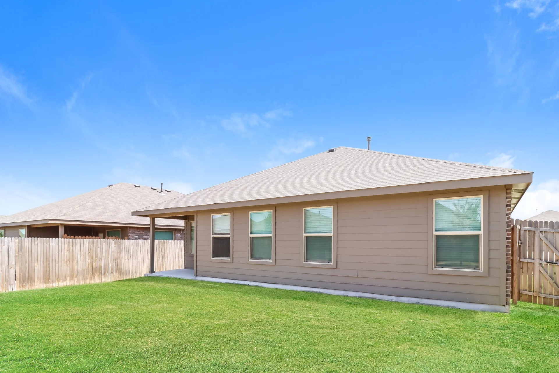 Single Family Residence For Rent in Tarrant County , 4624 Corktree Lane, Fort Worth, Texas 76036, 4 Bedroom, 2 Bathroom, 2 Garage spaces, 1,620 Sqft, built in 2020, mls#21381323, Real Estate Agent in Fort Worth, Homes For Rent in Tarrant county, Homes For Rent in Fort Worth, Realtor in Fort Worth Texas, Real Estate Brokerage Independent Realty Texas, Luminita Cordes Realtor