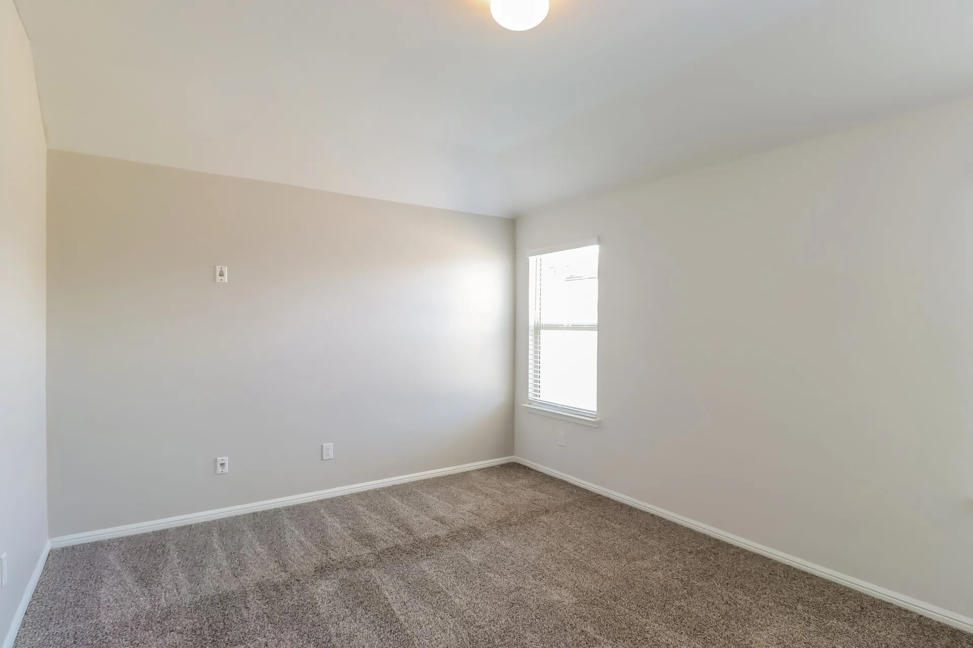 Single Family Residence For Rent in Tarrant County , 4624 Corktree Lane, Fort Worth, Texas 76036, 4 Bedroom, 2 Bathroom, 2 Garage spaces, 1,620 Sqft, built in 2020, mls#21381323, Real Estate Agent in Fort Worth, Homes For Rent in Tarrant county, Homes For Rent in Fort Worth, Realtor in Fort Worth Texas, Real Estate Brokerage Independent Realty Texas, Luminita Cordes Realtor