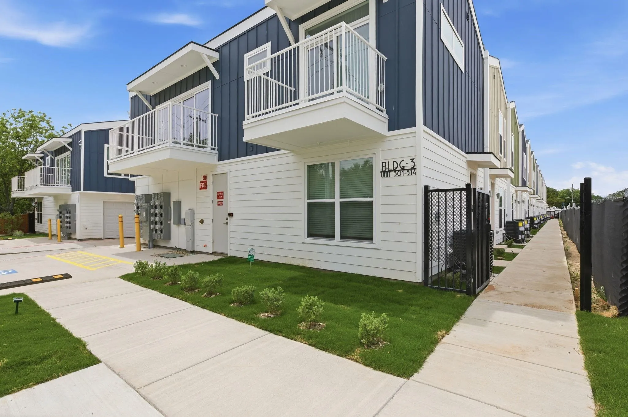Townhouse For Rent in Dallas County , 2925 Spruce Valley Lane 304, Dallas, Texas 75233, 2 Bedroom, 2 Bathroom, 2 Garage spaces, 1,266 Sqft, built in 2026, mls#21381326, Real Estate Agent in Dallas, Homes For Rent in Dallas county, Homes For Rent in Dallas, Realtor in Dallas Texas, Real Estate Brokerage Independent Realty Texas, Luminita Cordes Realtor