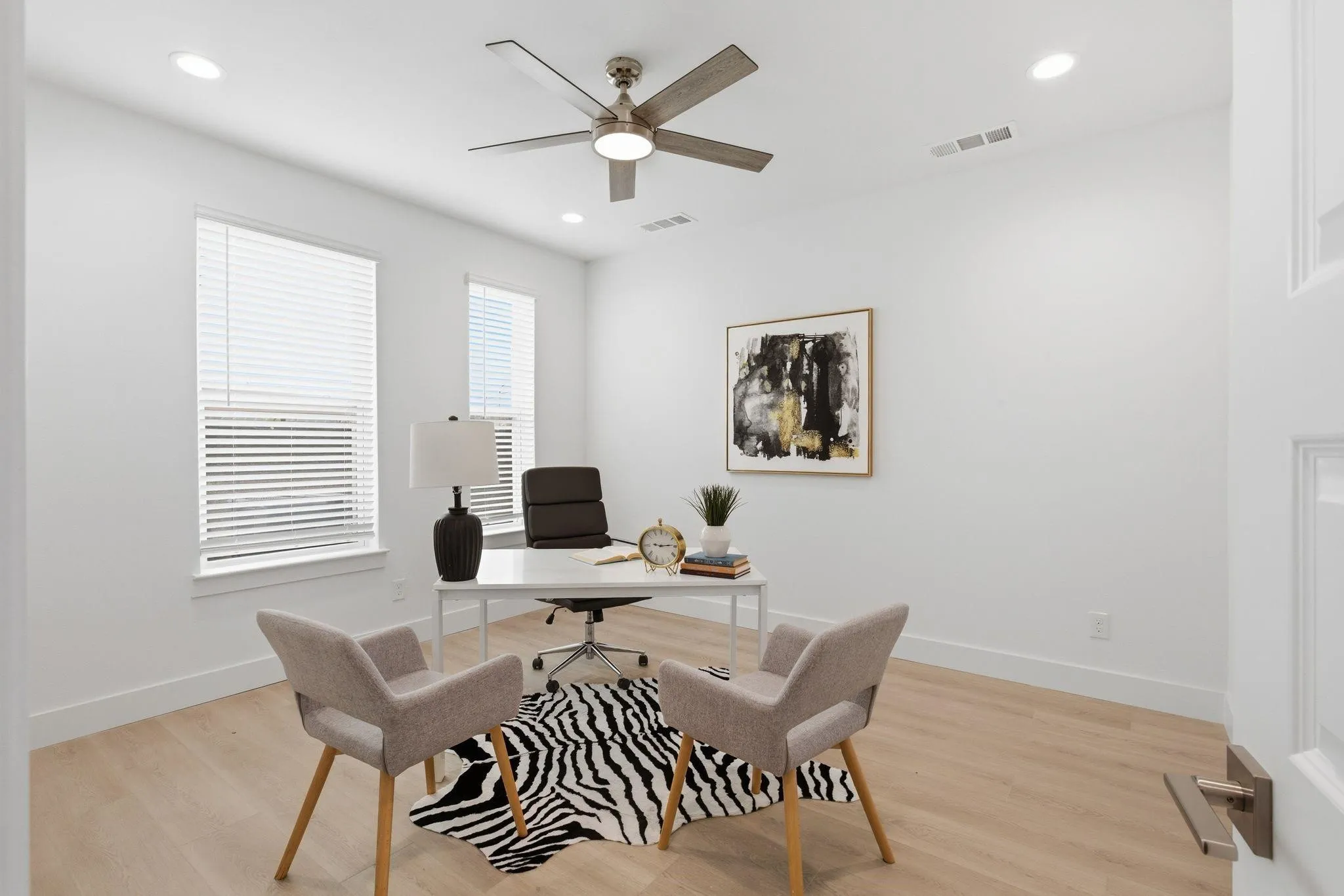 Townhouse For Rent in Dallas County , 2925 Spruce Valley Lane 304, Dallas, Texas 75233, 2 Bedroom, 2 Bathroom, 2 Garage spaces, 1,266 Sqft, built in 2026, mls#21381326, Real Estate Agent in Dallas, Homes For Rent in Dallas county, Homes For Rent in Dallas, Realtor in Dallas Texas, Real Estate Brokerage Independent Realty Texas, Luminita Cordes Realtor