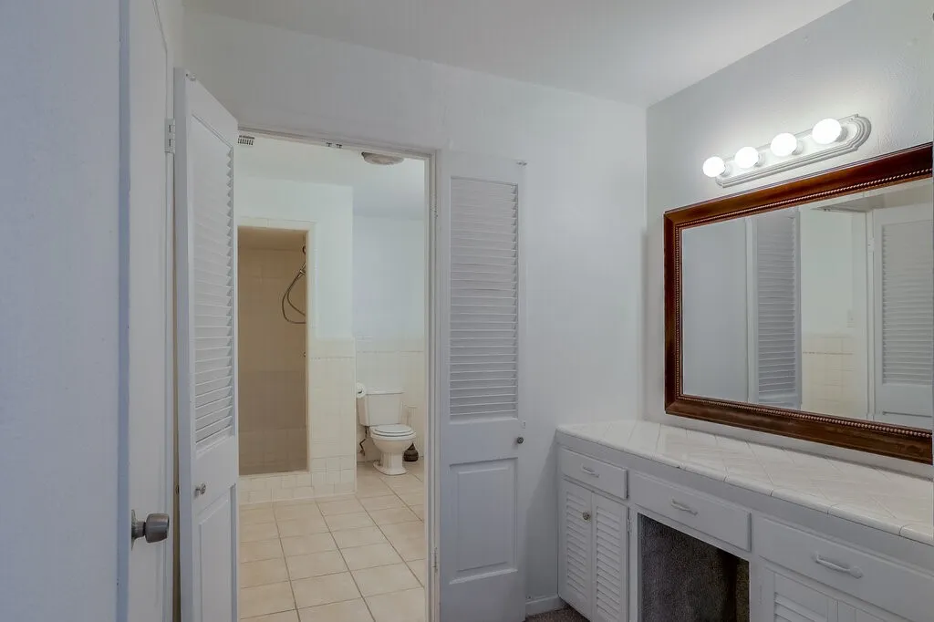 Single Family Residence For Sale in Tarrant County , 6805 Valhalla Road, Fort Worth, Texas 76116, 4 Bedroom, 3 Bathroom, 2 Garage spaces, 2,509 Sqft, built in 1965, mls#21381328, Real Estate Agent in Fort Worth, Homes For Sale in Tarrant county, Homes For Sale in Fort Worth, Realtor in Fort Worth Texas, Real Estate Brokerage Independent Realty Texas, Luminita Cordes Realtor
