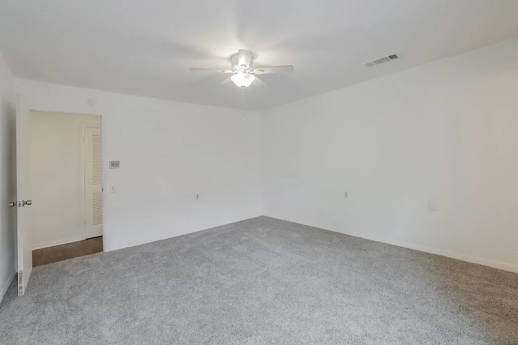 Single Family Residence For Sale in Tarrant County , 6805 Valhalla Road, Fort Worth, Texas 76116, 4 Bedroom, 3 Bathroom, 2 Garage spaces, 2,509 Sqft, built in 1965, mls#21381328, Real Estate Agent in Fort Worth, Homes For Sale in Tarrant county, Homes For Sale in Fort Worth, Realtor in Fort Worth Texas, Real Estate Brokerage Independent Realty Texas, Luminita Cordes Realtor