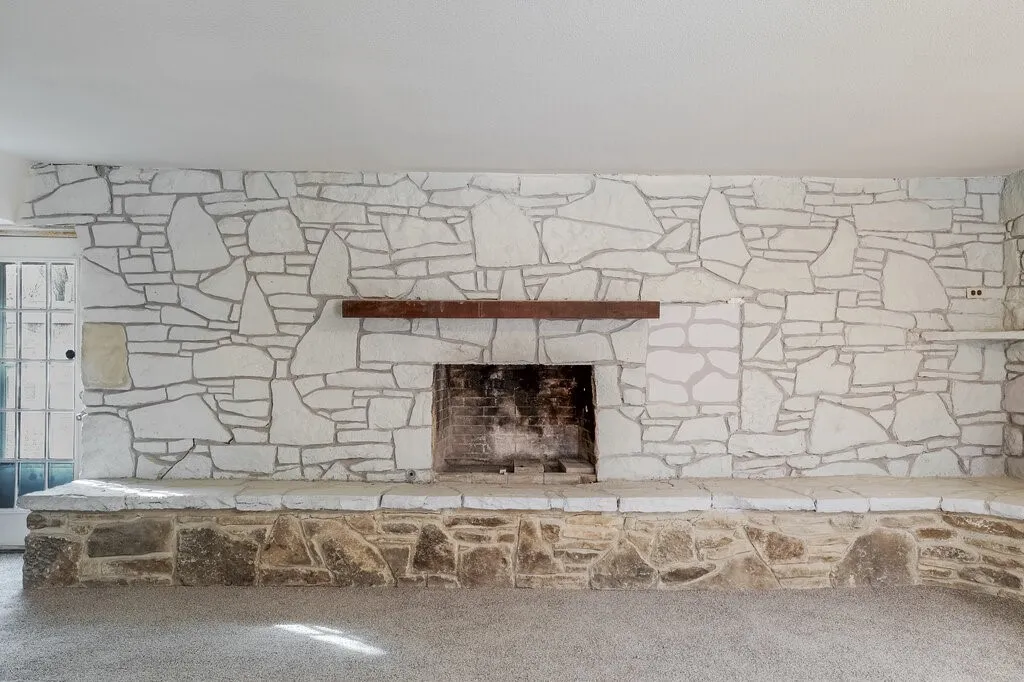 Single Family Residence For Sale in Tarrant County , 6805 Valhalla Road, Fort Worth, Texas 76116, 4 Bedroom, 3 Bathroom, 2 Garage spaces, 2,509 Sqft, built in 1965, mls#21381328, Real Estate Agent in Fort Worth, Homes For Sale in Tarrant county, Homes For Sale in Fort Worth, Realtor in Fort Worth Texas, Real Estate Brokerage Independent Realty Texas, Luminita Cordes Realtor