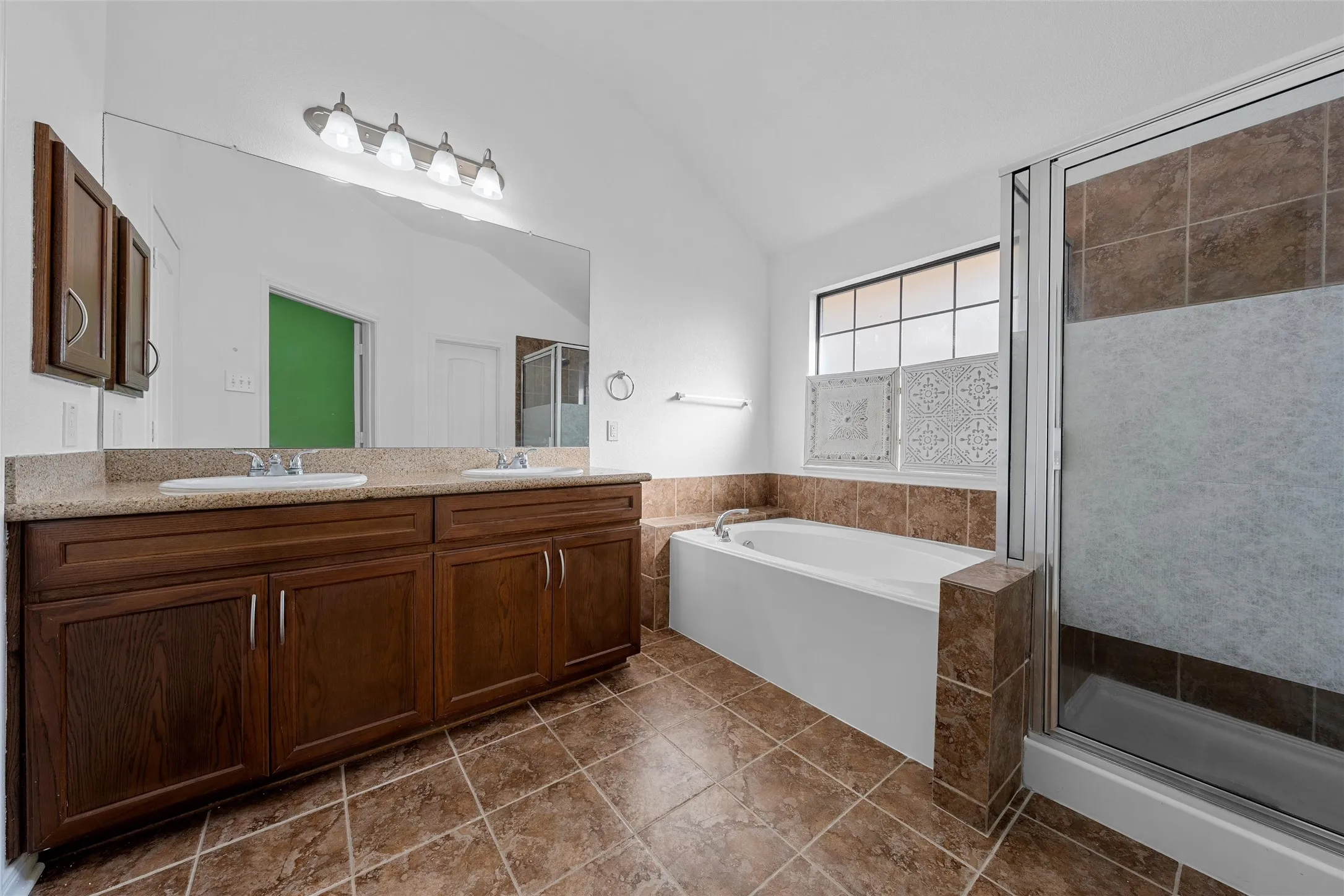 Single Family Residence For Sale in Mc Lennan County , 10437 Condor Loop, Waco, Texas 76708, 3 Bedroom, 2 Bathroom, 2 Garage spaces, 1,447 Sqft, built in 2011, mls#21378922, Real Estate Agent in Waco, Homes For Sale in Mc Lennan county, Homes For Sale in Waco, Realtor in Waco Texas, Real Estate Brokerage Independent Realty Texas, Luminita Cordes Realtor