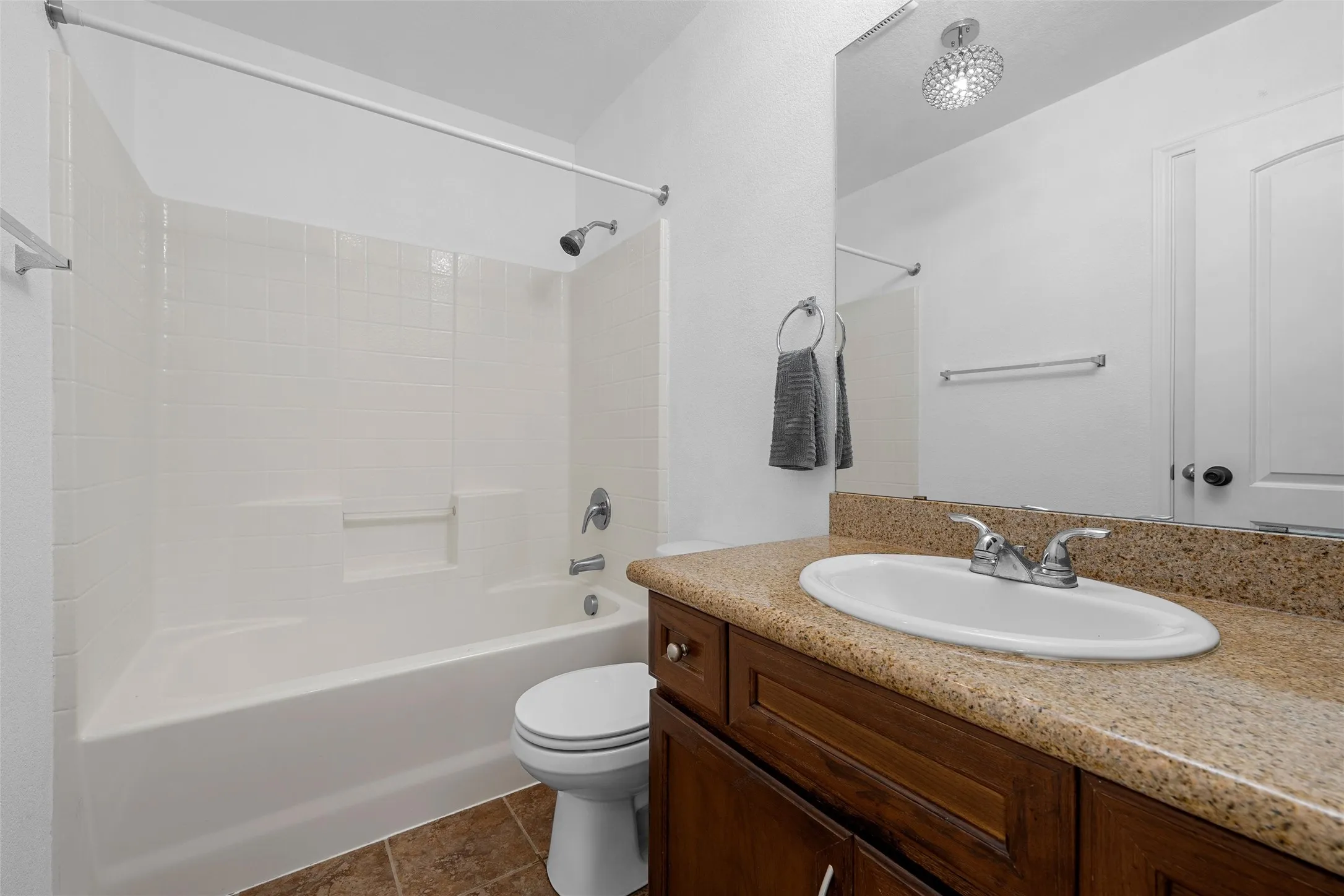 Single Family Residence For Sale in Mc Lennan County , 10437 Condor Loop, Waco, Texas 76708, 3 Bedroom, 2 Bathroom, 2 Garage spaces, 1,447 Sqft, built in 2011, mls#21378922, Real Estate Agent in Waco, Homes For Sale in Mc Lennan county, Homes For Sale in Waco, Realtor in Waco Texas, Real Estate Brokerage Independent Realty Texas, Luminita Cordes Realtor