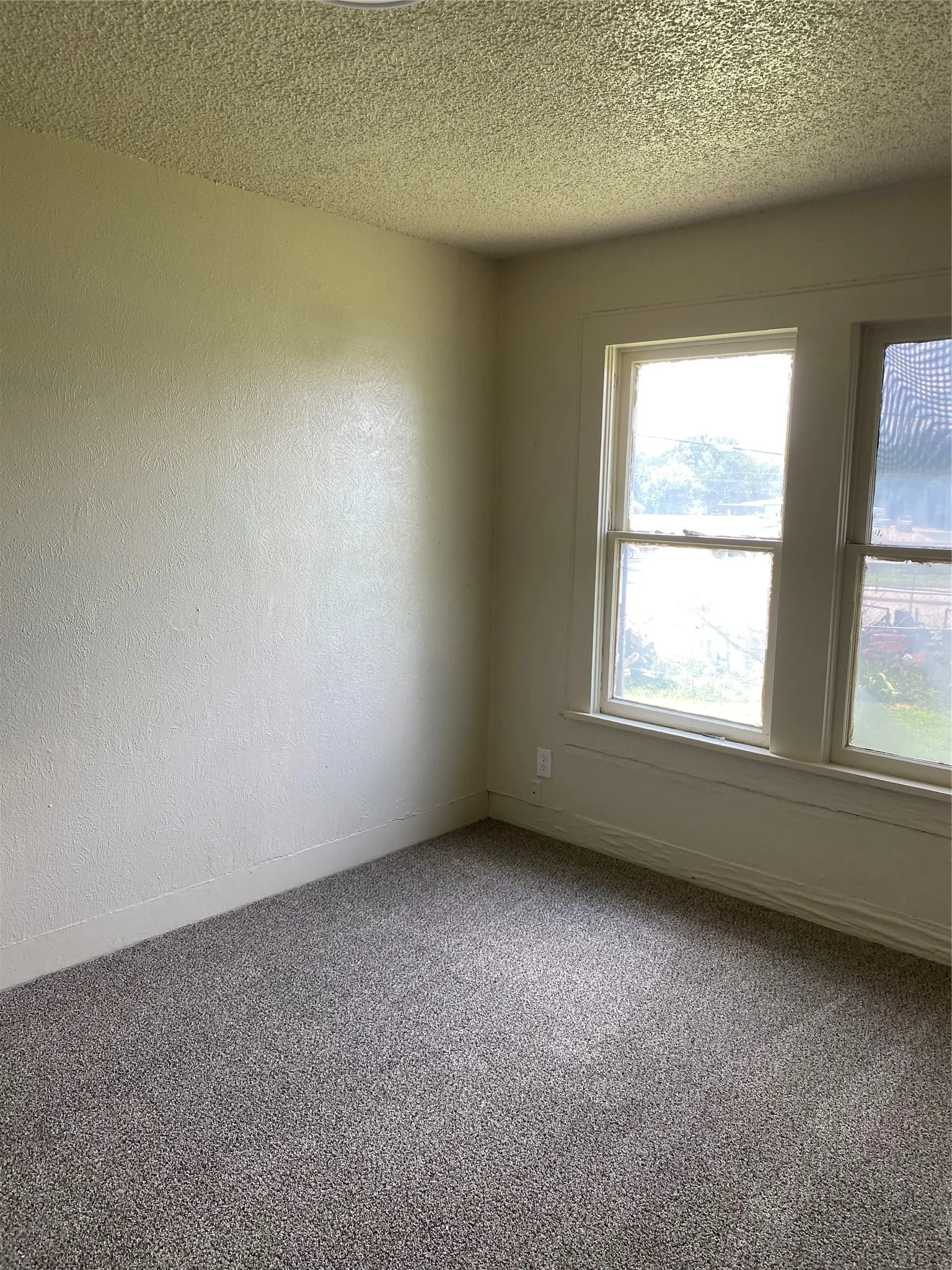 Duplex For Rent in Tarrant County , 200 Marquette Avenue, Azle, Texas 76020, 2 Bedroom, 1 Bathroom, Garage spaces, 24 Sqft, built in 0, mls#21381195, Real Estate Agent in Azle, Homes For Rent in Tarrant county, Homes For Rent in Azle, Realtor in Azle Texas, Real Estate Brokerage Independent Realty Texas, Luminita Cordes Realtor