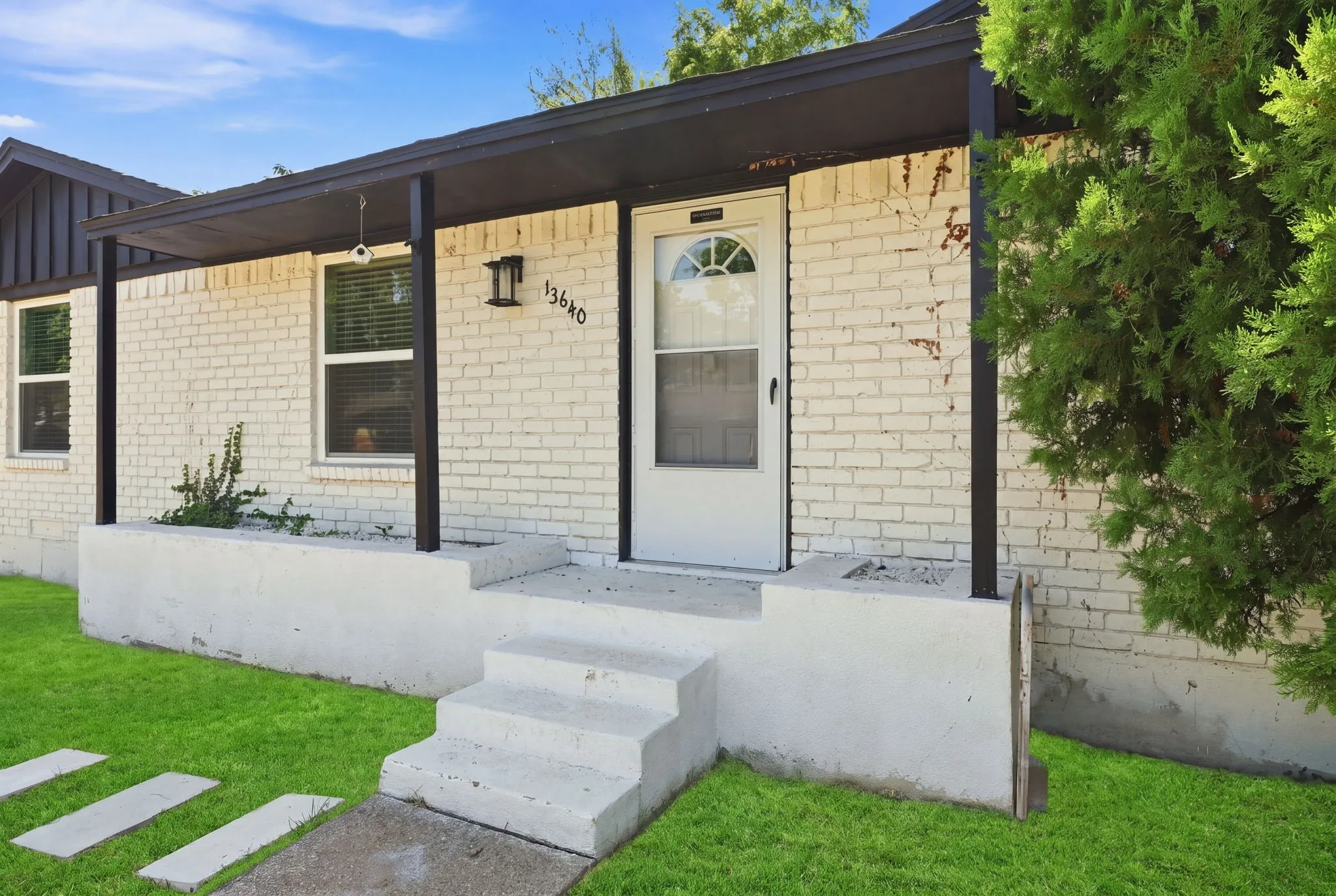 Single Family Residence For Sale in Dallas County , 13640 Purple Sage Road, Dallas, Texas 75240, 3 Bedroom, 2 Bathroom, 2 Garage spaces, 1,608 Sqft, built in 1964, mls#21381324, Real Estate Agent in Dallas, Homes For Sale in Dallas county, Homes For Sale in Dallas, Realtor in Dallas Texas, Real Estate Brokerage Independent Realty Texas, Luminita Cordes Realtor