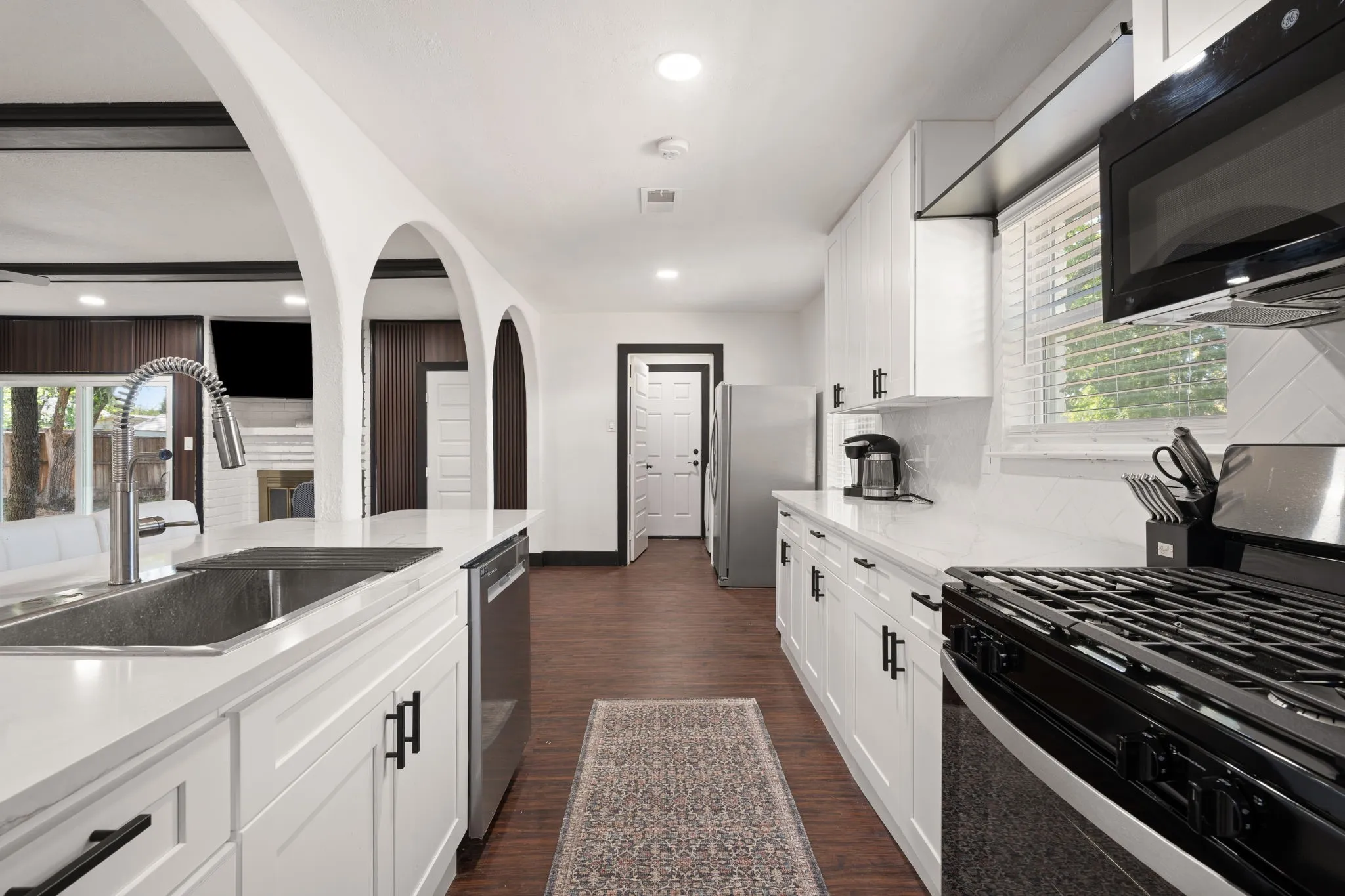 Single Family Residence For Sale in Dallas County , 13640 Purple Sage Road, Dallas, Texas 75240, 3 Bedroom, 2 Bathroom, 2 Garage spaces, 1,608 Sqft, built in 1964, mls#21381324, Real Estate Agent in Dallas, Homes For Sale in Dallas county, Homes For Sale in Dallas, Realtor in Dallas Texas, Real Estate Brokerage Independent Realty Texas, Luminita Cordes Realtor