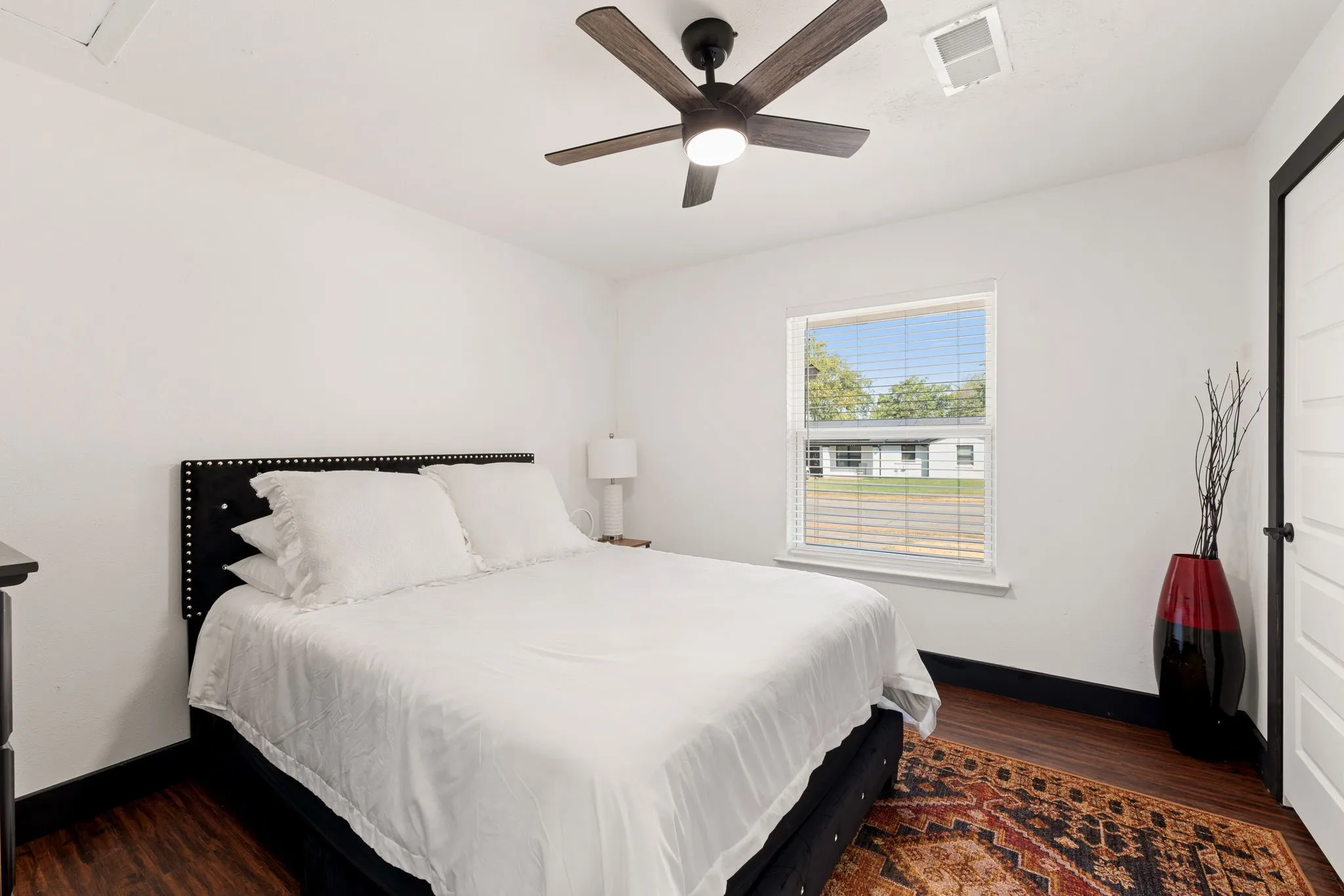 Single Family Residence For Sale in Dallas County , 13640 Purple Sage Road, Dallas, Texas 75240, 3 Bedroom, 2 Bathroom, 2 Garage spaces, 1,608 Sqft, built in 1964, mls#21381324, Real Estate Agent in Dallas, Homes For Sale in Dallas county, Homes For Sale in Dallas, Realtor in Dallas Texas, Real Estate Brokerage Independent Realty Texas, Luminita Cordes Realtor