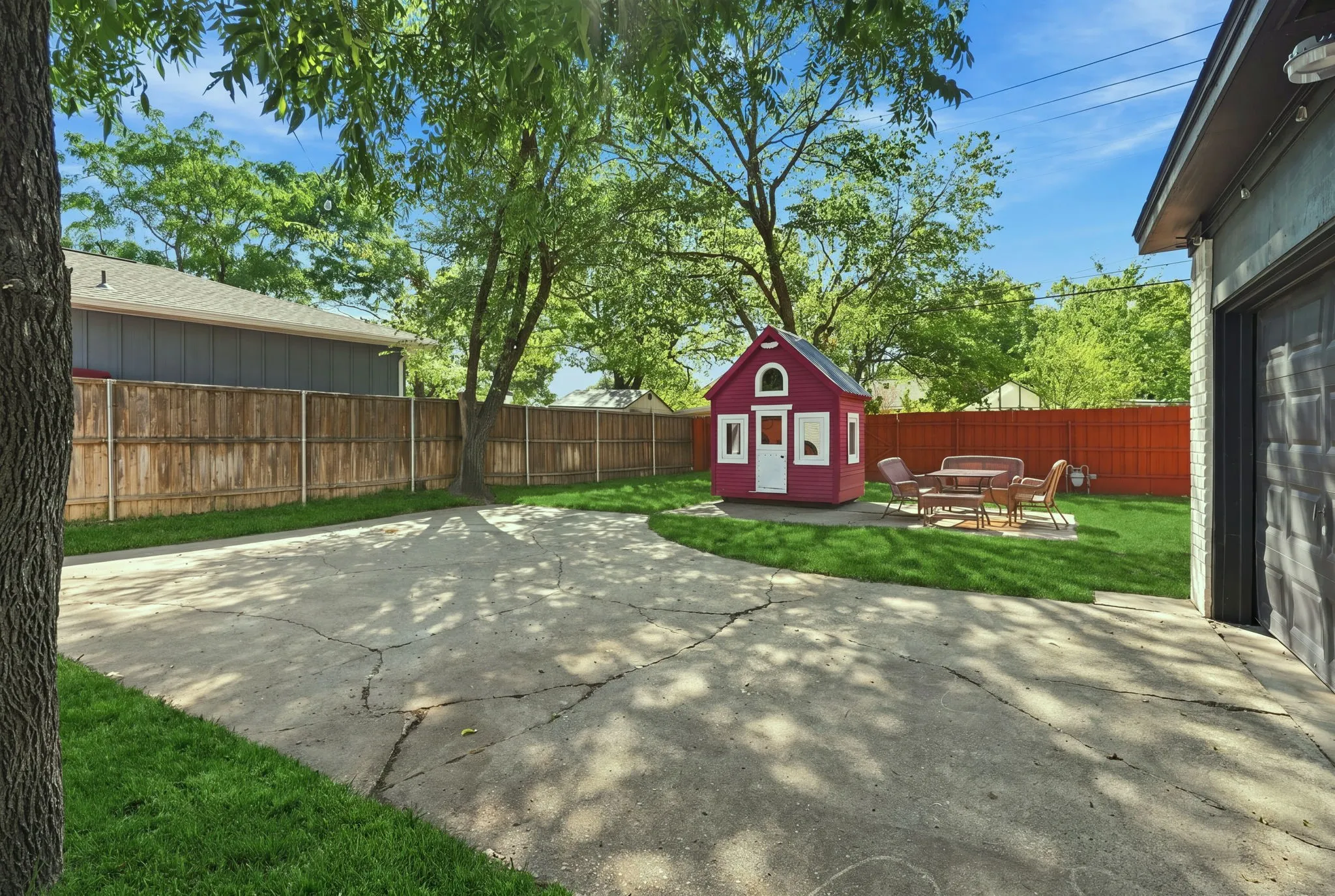 Single Family Residence For Sale in Dallas County , 13640 Purple Sage Road, Dallas, Texas 75240, 3 Bedroom, 2 Bathroom, 2 Garage spaces, 1,608 Sqft, built in 1964, mls#21381324, Real Estate Agent in Dallas, Homes For Sale in Dallas county, Homes For Sale in Dallas, Realtor in Dallas Texas, Real Estate Brokerage Independent Realty Texas, Luminita Cordes Realtor