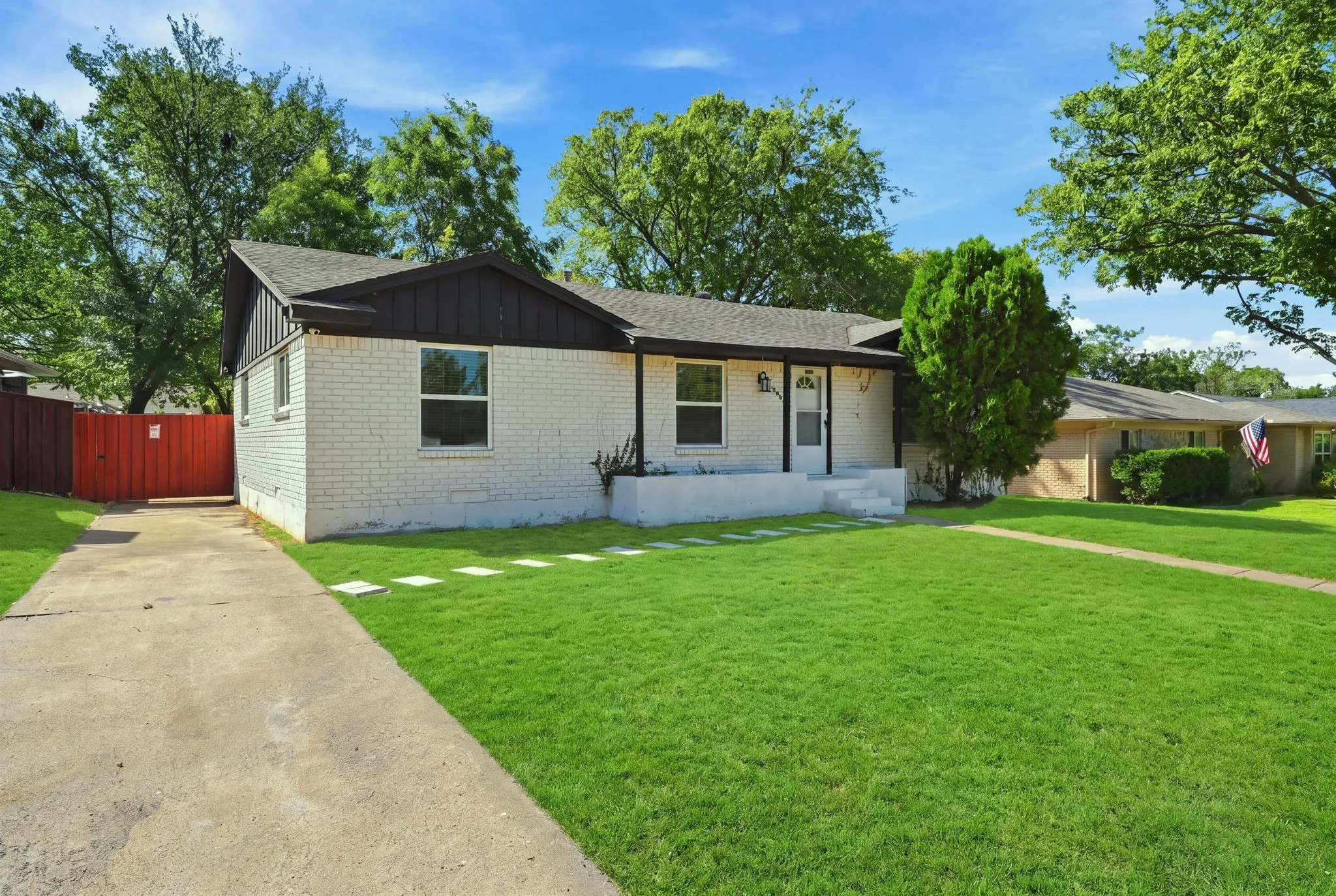 Single Family Residence For Sale in Dallas County , 13640 Purple Sage Road, Dallas, Texas 75240, 3 Bedroom, 2 Bathroom, 2 Garage spaces, 1,608 Sqft, built in 1964, mls#21381324, Real Estate Agent in Dallas, Homes For Sale in Dallas county, Homes For Sale in Dallas, Realtor in Dallas Texas, Real Estate Brokerage Independent Realty Texas, Luminita Cordes Realtor