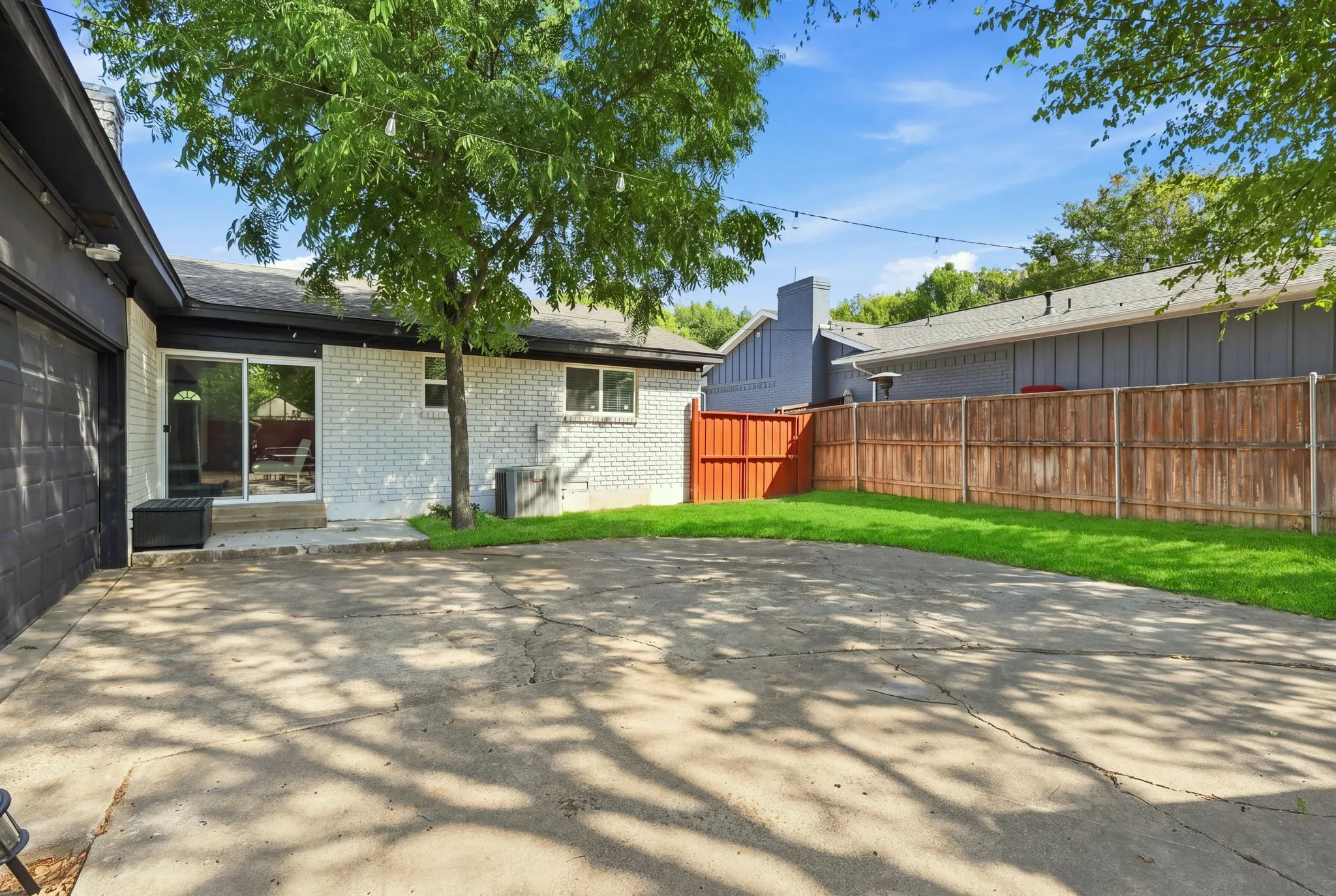 Single Family Residence For Sale in Dallas County , 13640 Purple Sage Road, Dallas, Texas 75240, 3 Bedroom, 2 Bathroom, 2 Garage spaces, 1,608 Sqft, built in 1964, mls#21381324, Real Estate Agent in Dallas, Homes For Sale in Dallas county, Homes For Sale in Dallas, Realtor in Dallas Texas, Real Estate Brokerage Independent Realty Texas, Luminita Cordes Realtor