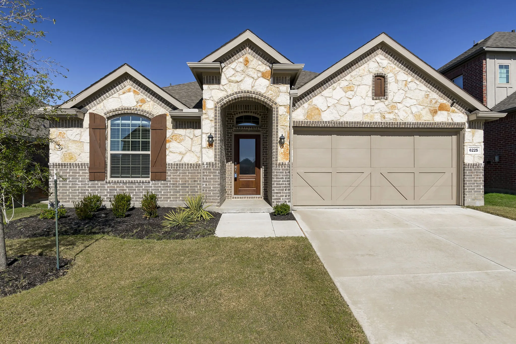 Single Family Residence For Rent in Denton County , 6225 Sutton Fields Trail, Aubrey, Texas 76227, 4 Bedroom, 3 Bathroom, 2 Garage spaces, 2,143 Sqft, built in 2019, mls#21378152, Real Estate Agent in Aubrey, Homes For Rent in Denton county, Homes For Rent in Aubrey, Realtor in Aubrey Texas, Real Estate Brokerage Independent Realty Texas, Luminita Cordes Realtor
