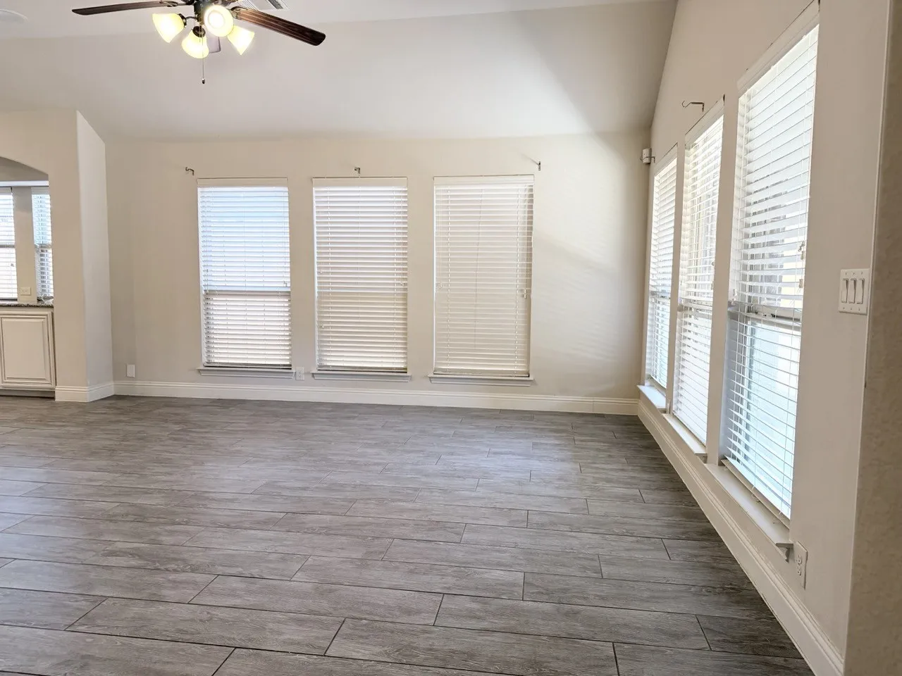 Single Family Residence For Rent in Denton County , 913 Foxglove Drive, Little Elm, Texas 75068, 4 Bedroom, 2 Bathroom, 2 Garage spaces, 2,240 Sqft, built in 2015, mls#21381333, Real Estate Agent in Little Elm, Homes For Rent in Denton county, Homes For Rent in Little Elm, Realtor in Little Elm Texas, Real Estate Brokerage Independent Realty Texas, Luminita Cordes Realtor