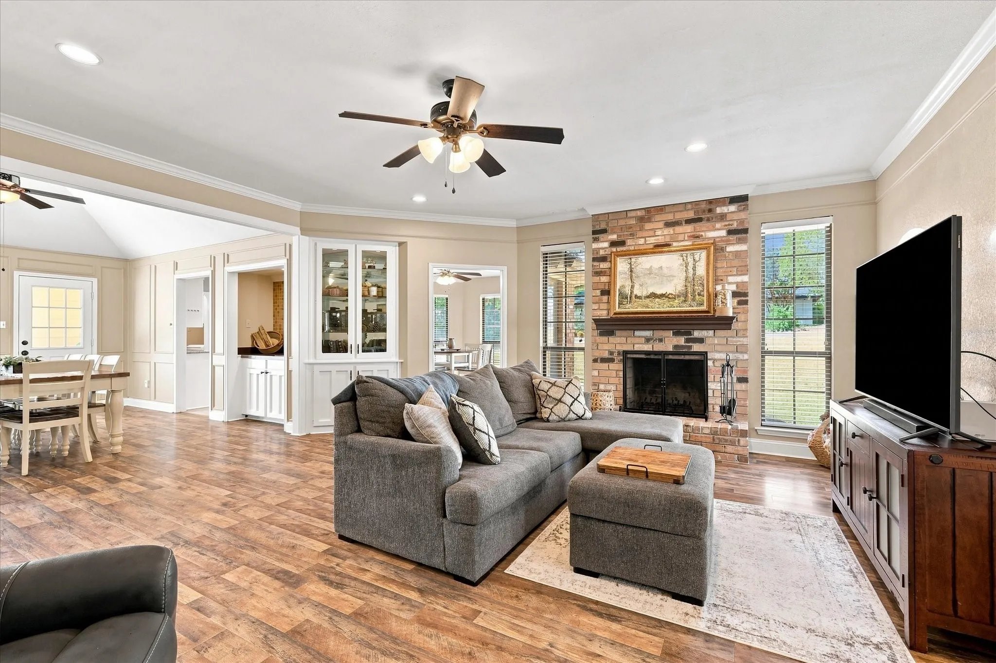 Single Family Residence For Sale in Tarrant County , 8712 Lake Country Drive, Fort Worth, Texas 76179, 3 Bedroom, 2 Bathroom, 2 Garage spaces, 1,793 Sqft, built in 1983, mls#21381319, Real Estate Agent in Fort Worth, Homes For Sale in Tarrant county, Homes For Sale in Fort Worth, Realtor in Fort Worth Texas, Real Estate Brokerage Independent Realty Texas, Luminita Cordes Realtor