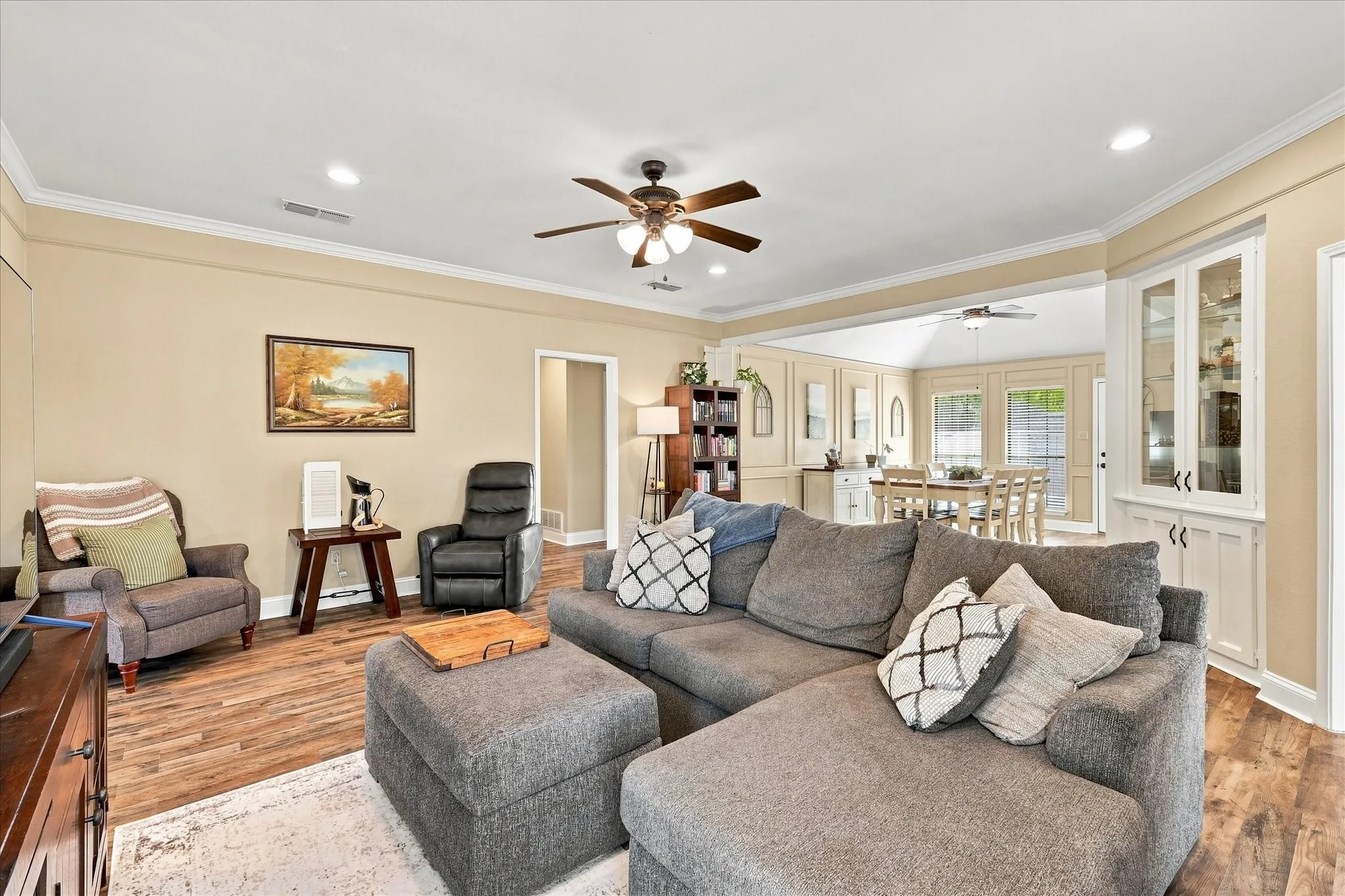 Single Family Residence For Sale in Tarrant County , 8712 Lake Country Drive, Fort Worth, Texas 76179, 3 Bedroom, 2 Bathroom, 2 Garage spaces, 1,793 Sqft, built in 1983, mls#21381319, Real Estate Agent in Fort Worth, Homes For Sale in Tarrant county, Homes For Sale in Fort Worth, Realtor in Fort Worth Texas, Real Estate Brokerage Independent Realty Texas, Luminita Cordes Realtor