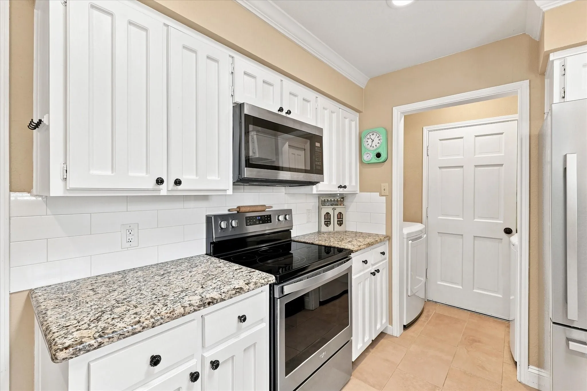Single Family Residence For Sale in Tarrant County , 8712 Lake Country Drive, Fort Worth, Texas 76179, 3 Bedroom, 2 Bathroom, 2 Garage spaces, 1,793 Sqft, built in 1983, mls#21381319, Real Estate Agent in Fort Worth, Homes For Sale in Tarrant county, Homes For Sale in Fort Worth, Realtor in Fort Worth Texas, Real Estate Brokerage Independent Realty Texas, Luminita Cordes Realtor