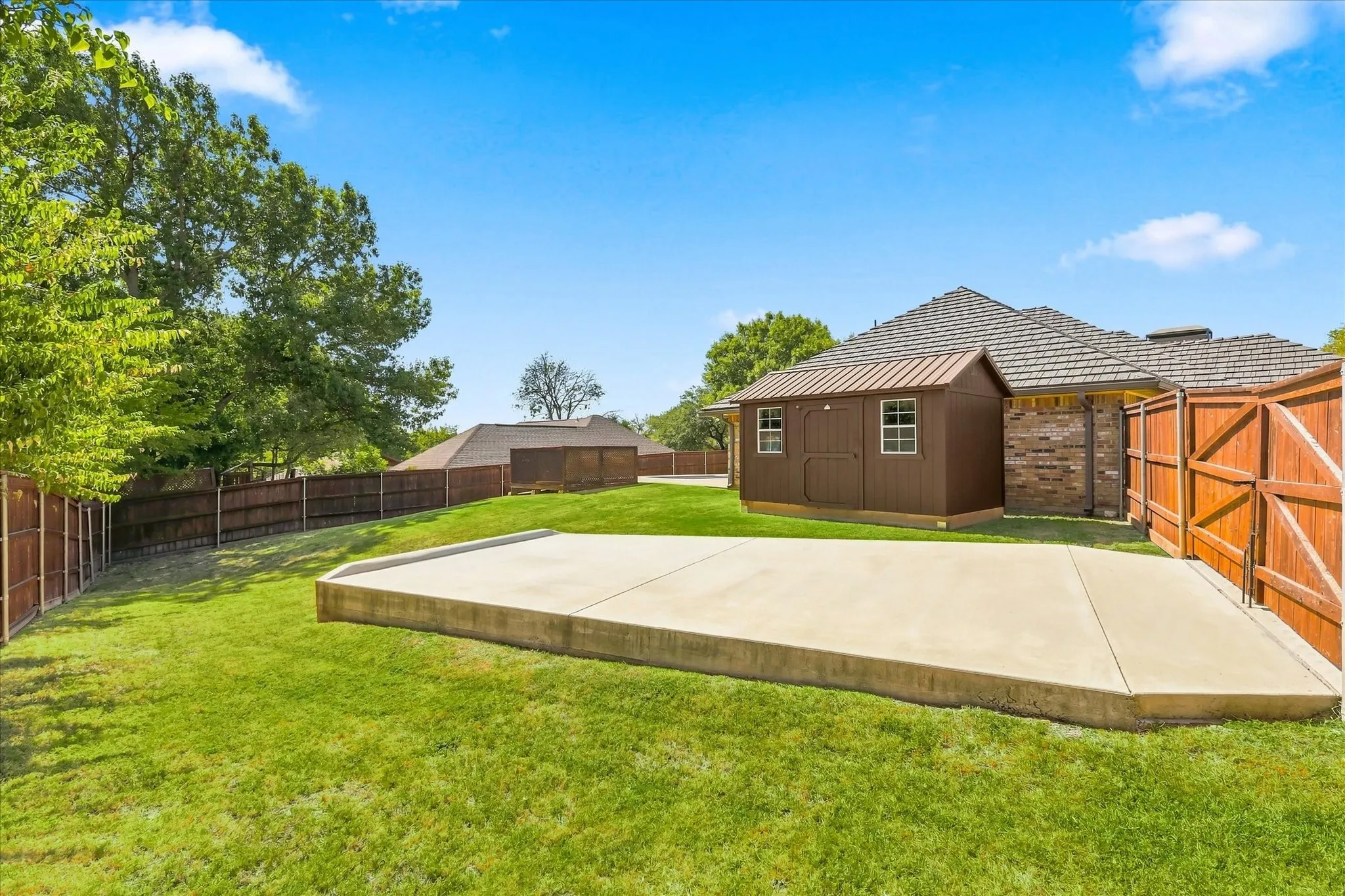 Single Family Residence For Sale in Tarrant County , 8712 Lake Country Drive, Fort Worth, Texas 76179, 3 Bedroom, 2 Bathroom, 2 Garage spaces, 1,793 Sqft, built in 1983, mls#21381319, Real Estate Agent in Fort Worth, Homes For Sale in Tarrant county, Homes For Sale in Fort Worth, Realtor in Fort Worth Texas, Real Estate Brokerage Independent Realty Texas, Luminita Cordes Realtor