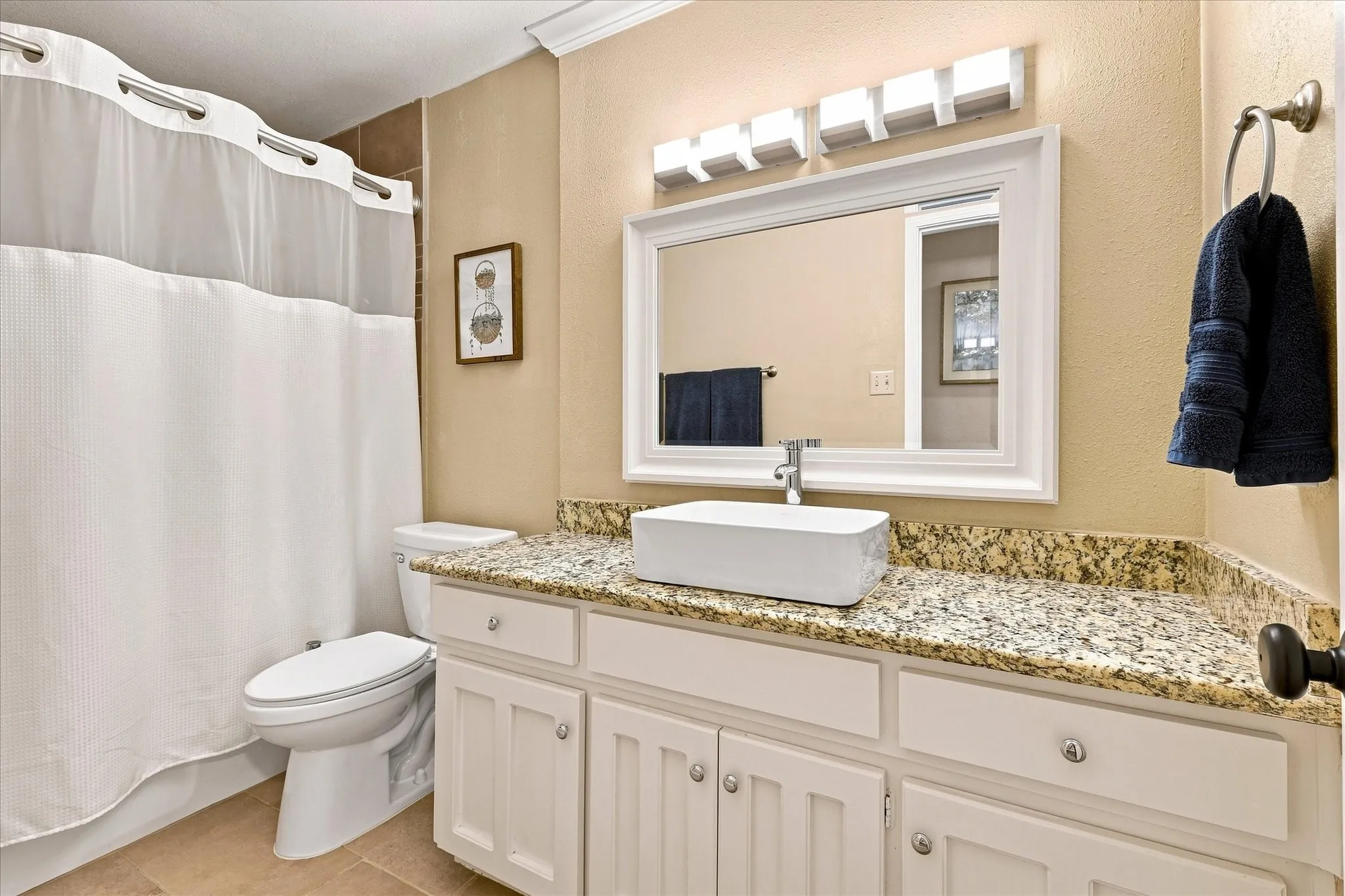 Single Family Residence For Sale in Tarrant County , 8712 Lake Country Drive, Fort Worth, Texas 76179, 3 Bedroom, 2 Bathroom, 2 Garage spaces, 1,793 Sqft, built in 1983, mls#21381319, Real Estate Agent in Fort Worth, Homes For Sale in Tarrant county, Homes For Sale in Fort Worth, Realtor in Fort Worth Texas, Real Estate Brokerage Independent Realty Texas, Luminita Cordes Realtor