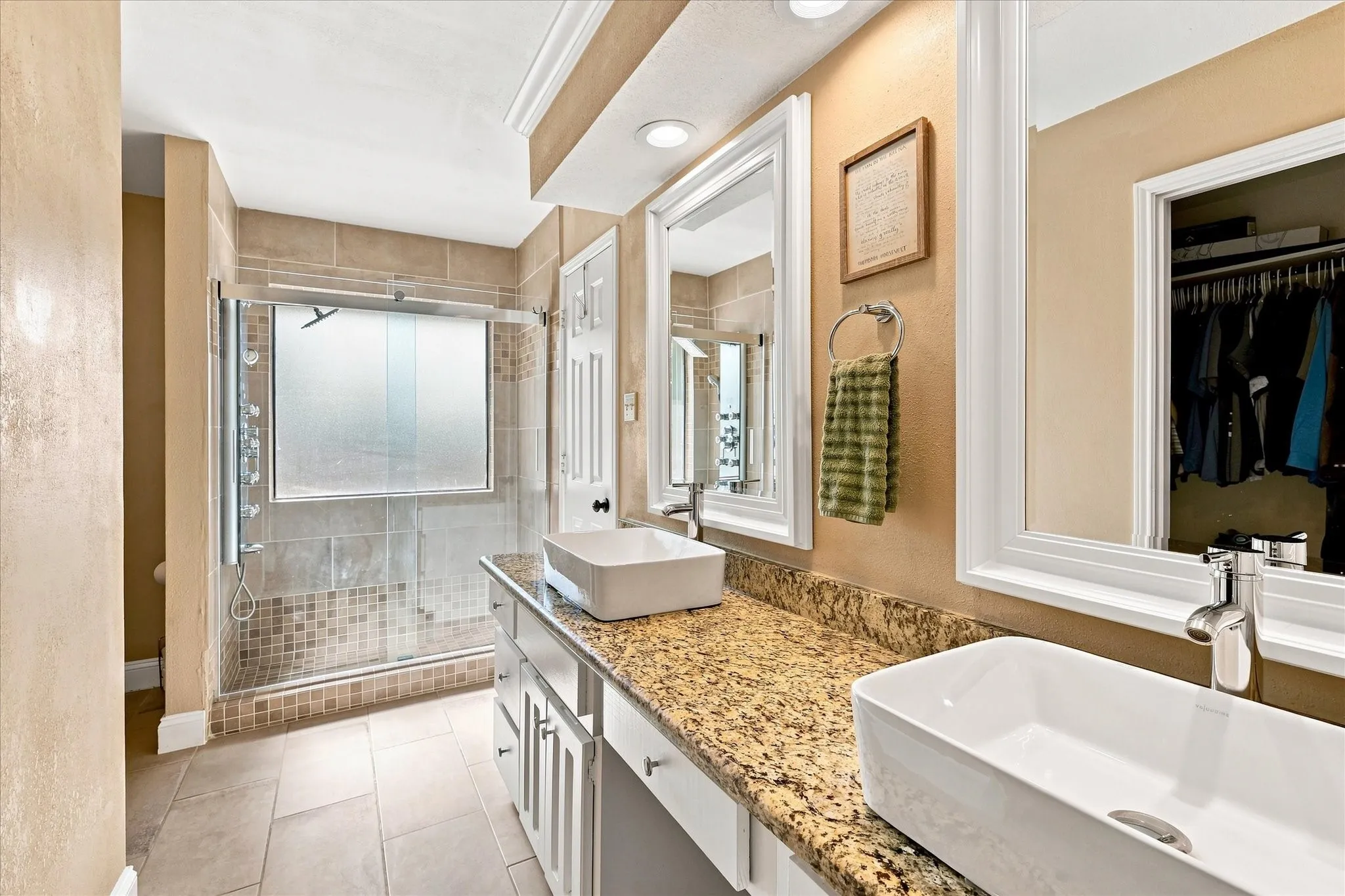 Single Family Residence For Sale in Tarrant County , 8712 Lake Country Drive, Fort Worth, Texas 76179, 3 Bedroom, 2 Bathroom, 2 Garage spaces, 1,793 Sqft, built in 1983, mls#21381319, Real Estate Agent in Fort Worth, Homes For Sale in Tarrant county, Homes For Sale in Fort Worth, Realtor in Fort Worth Texas, Real Estate Brokerage Independent Realty Texas, Luminita Cordes Realtor