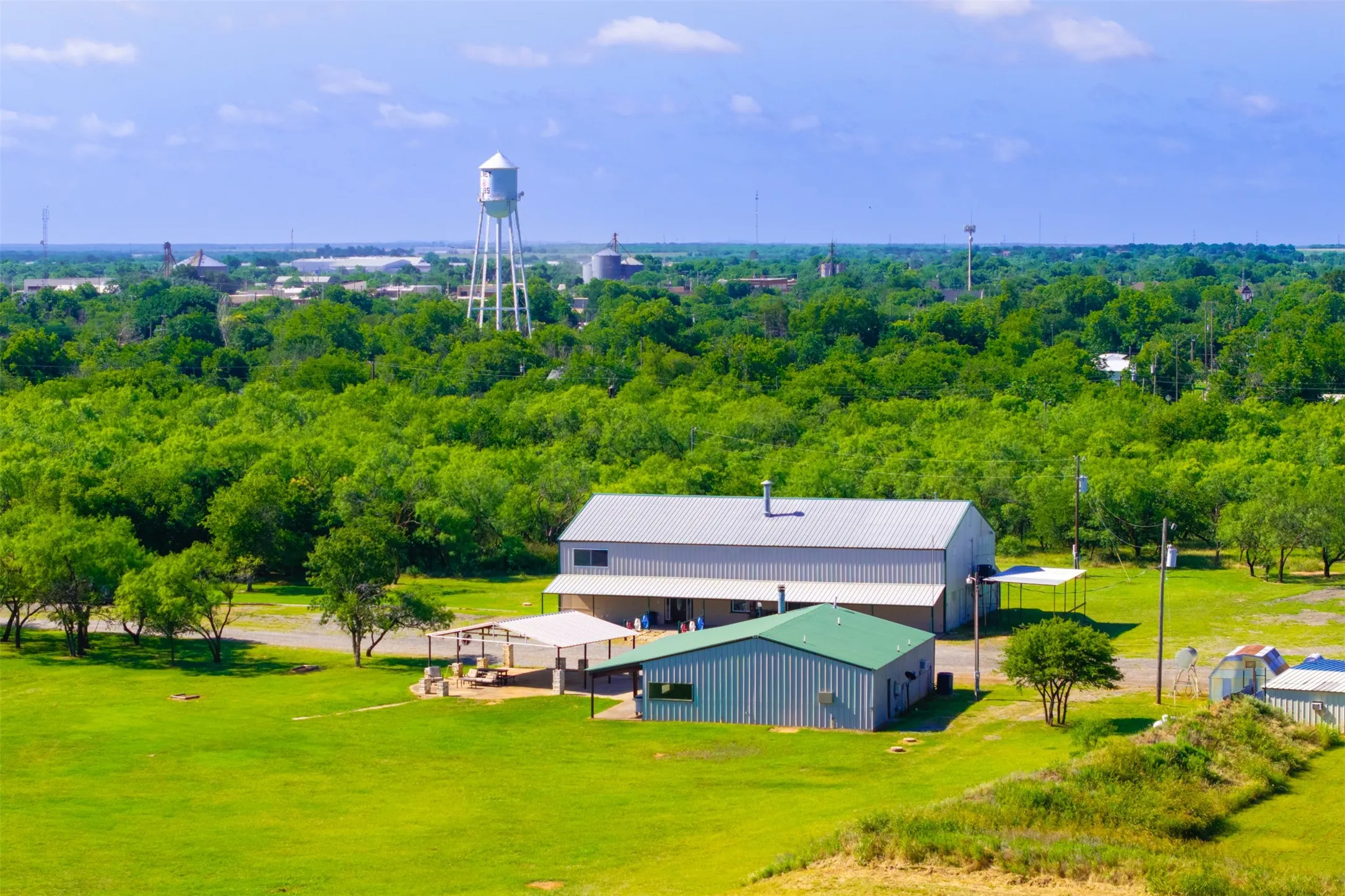 Ranch For Sale in Young County , 911 N Avenue C, Olney, Texas 76374, 0, 0, Garage spaces, 0 Sqft, built in 2004, mls#21381336, Real Estate Agent in Olney, Homes For Sale in Young county, Homes For Sale in Olney, Realtor in Olney Texas, Real Estate Brokerage Independent Realty Texas, Luminita Cordes Realtor