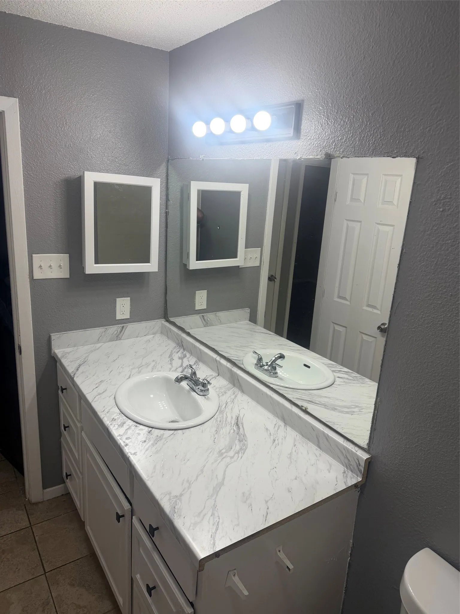 Duplex For Rent in Tarrant County , 5334 Flamingo Road, Fort Worth, Texas 76119, 2 Bedroom, 1 Bathroom, Garage spaces, 720 Sqft, built in 1984, mls#21381348, Real Estate Agent in Fort Worth, Homes For Rent in Tarrant county, Homes For Rent in Fort Worth, Realtor in Fort Worth Texas, Real Estate Brokerage Independent Realty Texas, Luminita Cordes Realtor