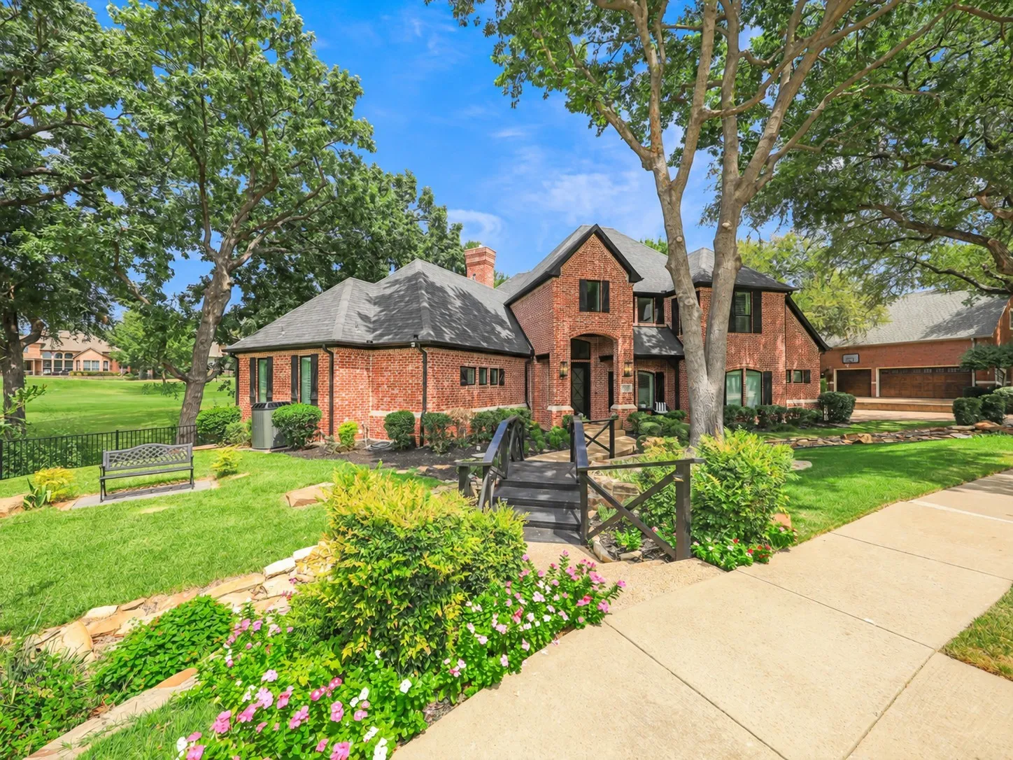 Single Family Residence For Sale in Denton County , 6645 Castle Pines Drive, Plano, Texas 75093, 4 Bedroom, 4 Bathroom, 3 Garage spaces, 3,733 Sqft, built in 1997, mls#21359232, Real Estate Agent in Plano, Homes For Sale in Denton county, Homes For Sale in Plano, Realtor in Plano Texas, Real Estate Brokerage Independent Realty Texas, Luminita Cordes Realtor