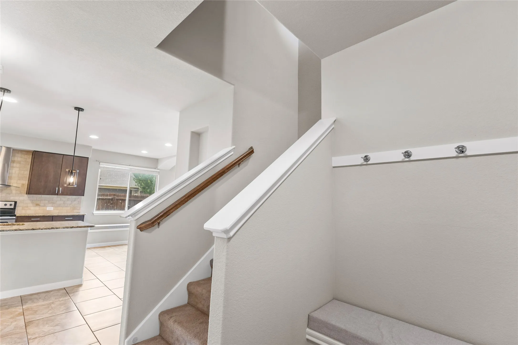Single Family Residence For Rent in Tarrant County , 801 Oriel Circle, Fort Worth, Texas 76036, 5 Bedroom, 4 Bathroom, 2 Garage spaces, 3,070 Sqft, built in 2017, mls#21381356, Real Estate Agent in Fort Worth, Homes For Rent in Tarrant county, Homes For Rent in Fort Worth, Realtor in Fort Worth Texas, Real Estate Brokerage Independent Realty Texas, Luminita Cordes Realtor