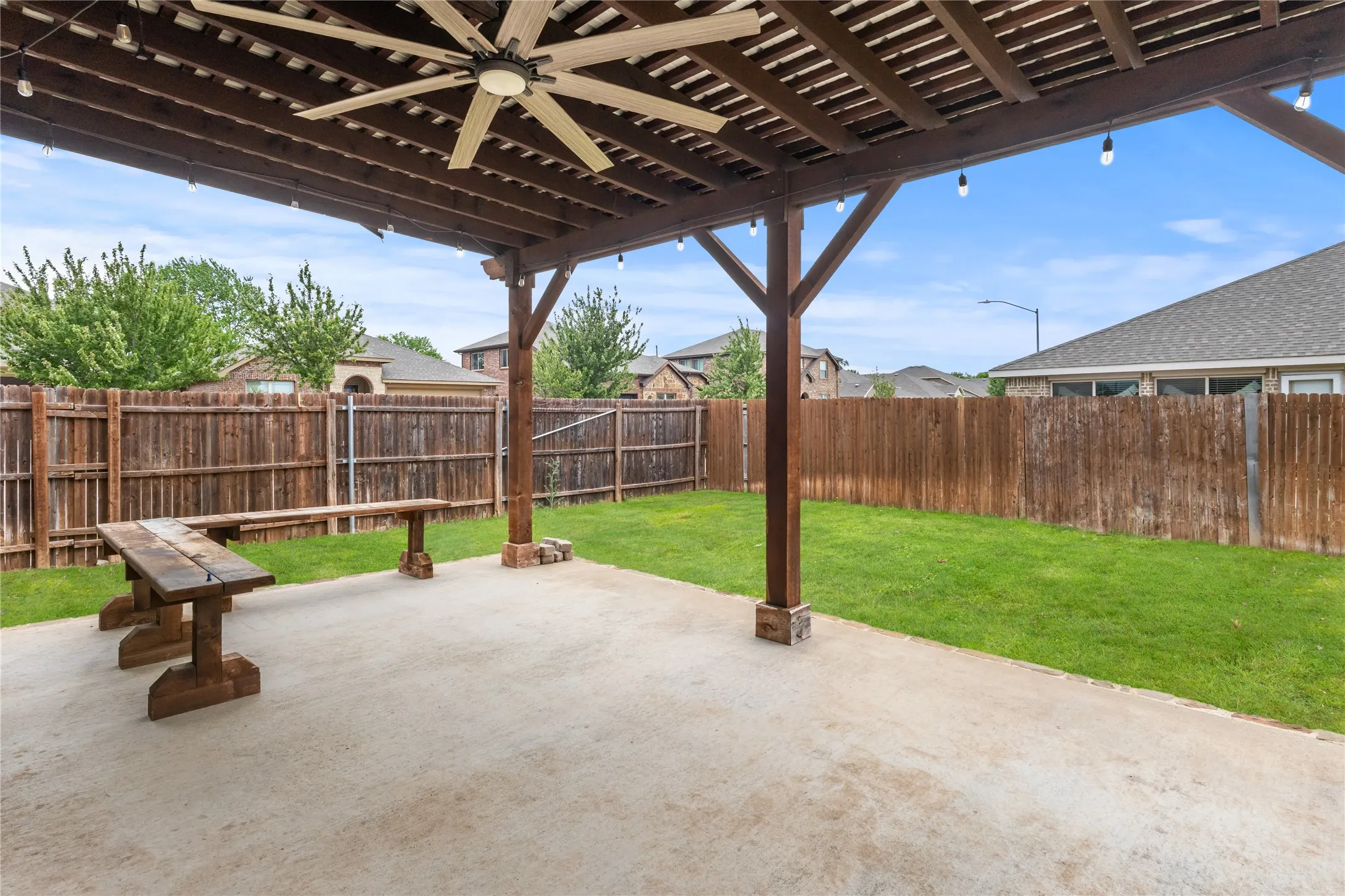 Single Family Residence For Rent in Tarrant County , 801 Oriel Circle, Fort Worth, Texas 76036, 5 Bedroom, 4 Bathroom, 2 Garage spaces, 3,070 Sqft, built in 2017, mls#21381356, Real Estate Agent in Fort Worth, Homes For Rent in Tarrant county, Homes For Rent in Fort Worth, Realtor in Fort Worth Texas, Real Estate Brokerage Independent Realty Texas, Luminita Cordes Realtor