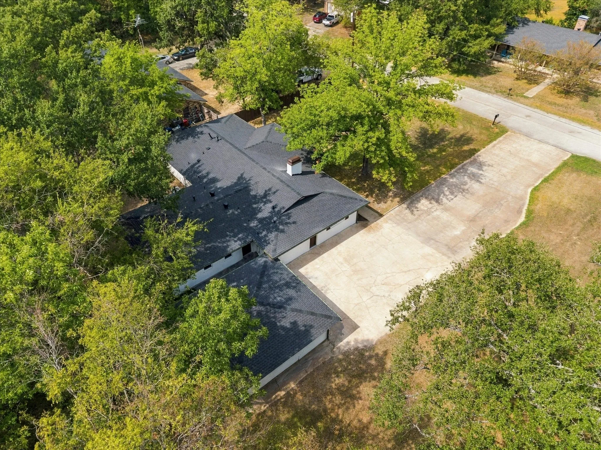 Single Family Residence For Sale in Van Zandt County , 205 Short Street, Canton, Texas 75103, 4 Bedroom, 4 Bathroom, Garage spaces, 2,670 Sqft, built in 1979, mls#21381357, Real Estate Agent in Canton, Homes For Sale in Van Zandt county, Homes For Sale in Canton, Realtor in Canton Texas, Real Estate Brokerage Independent Realty Texas, Luminita Cordes Realtor