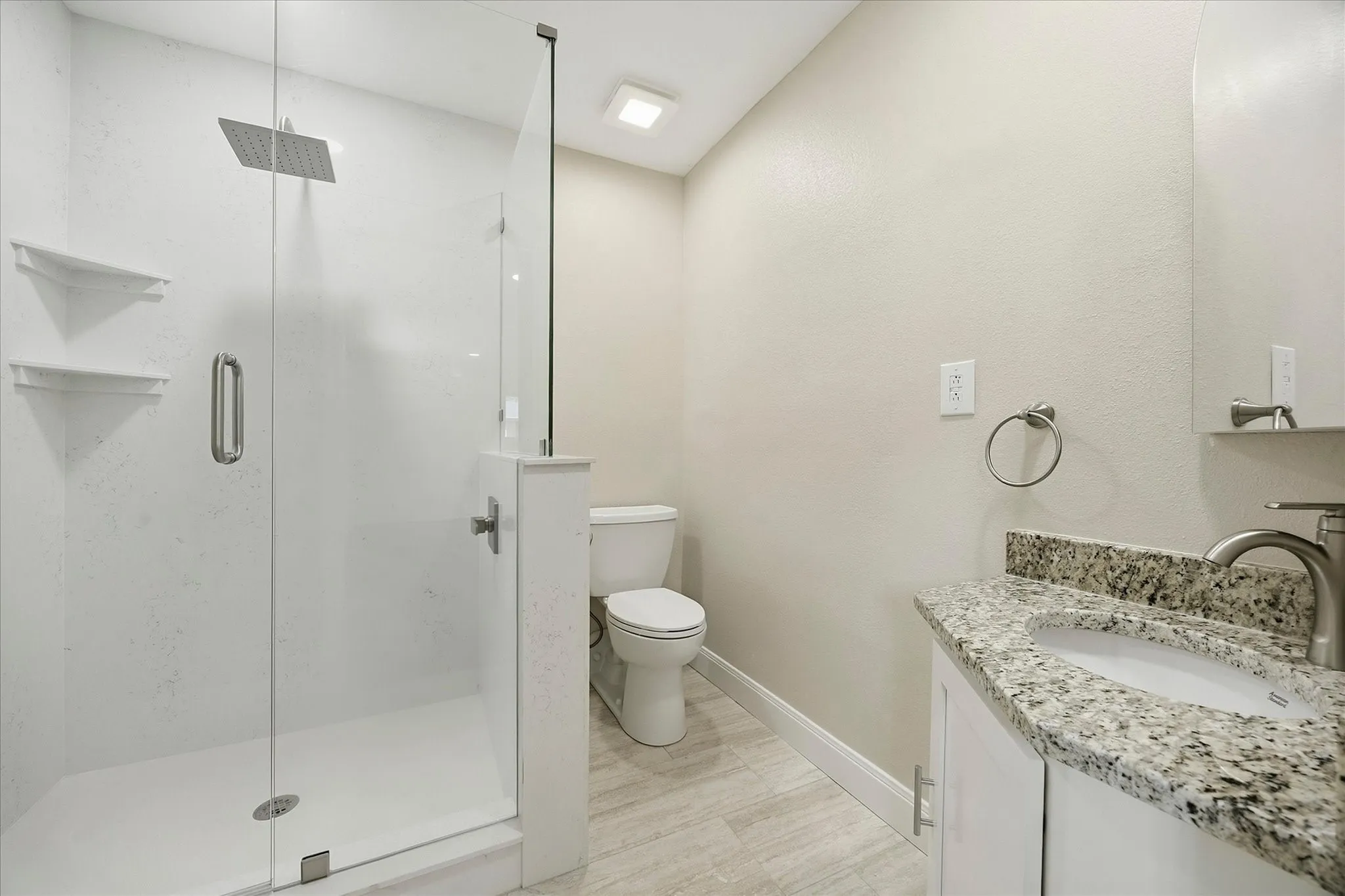 Full Bath in Bonus Room